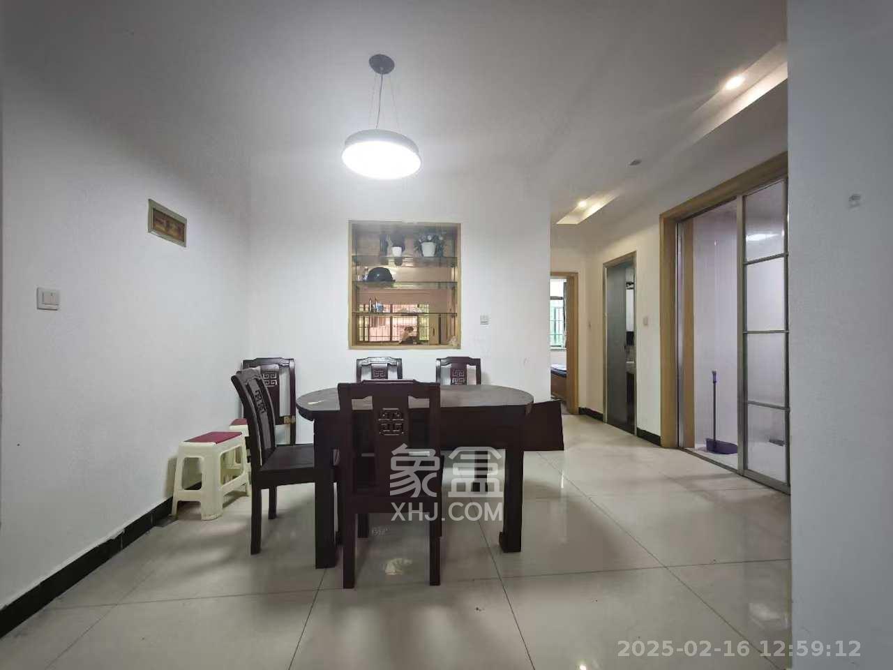 兴联母山小区  3室2厅2卫   1600.00元/月室内图