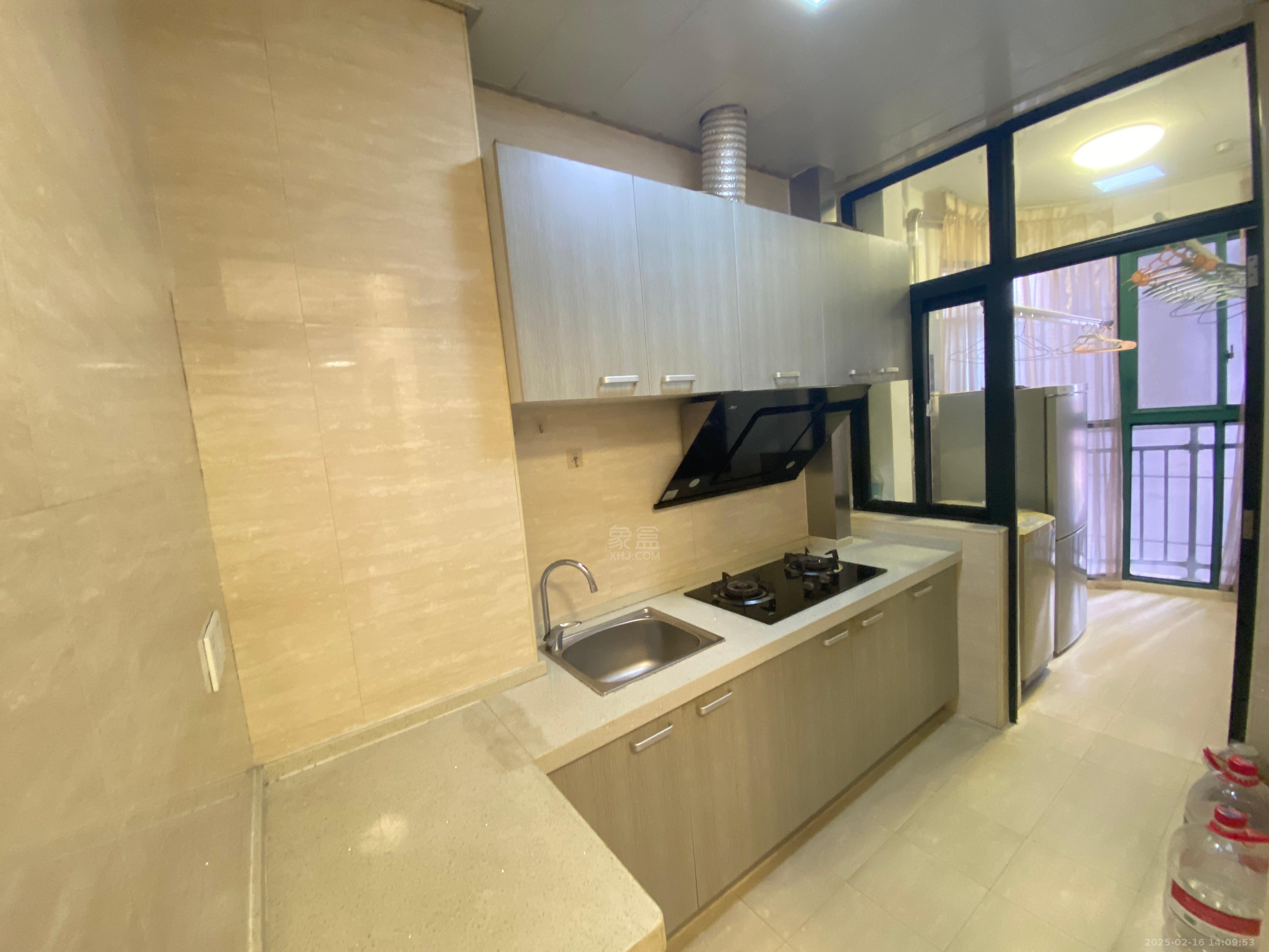 盛世华庭 2室2厅1卫 1800.0元/月 盛世华庭 2室2厅1卫 1800.0元/月室内图