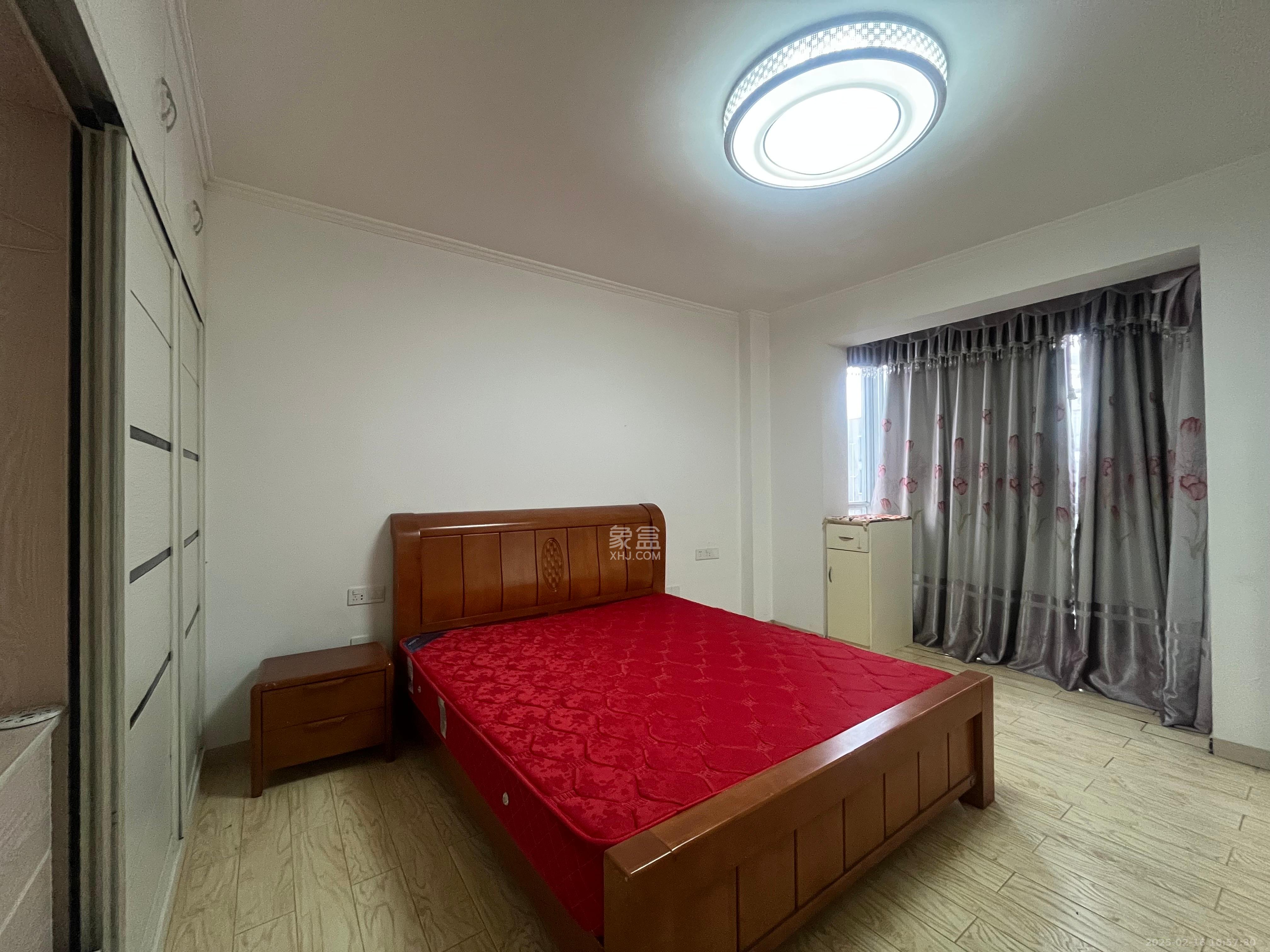 长房西城湾 4室2厅2卫 4000.0元/月 长房西城湾 4室2厅2卫 4000.0元/月室内图