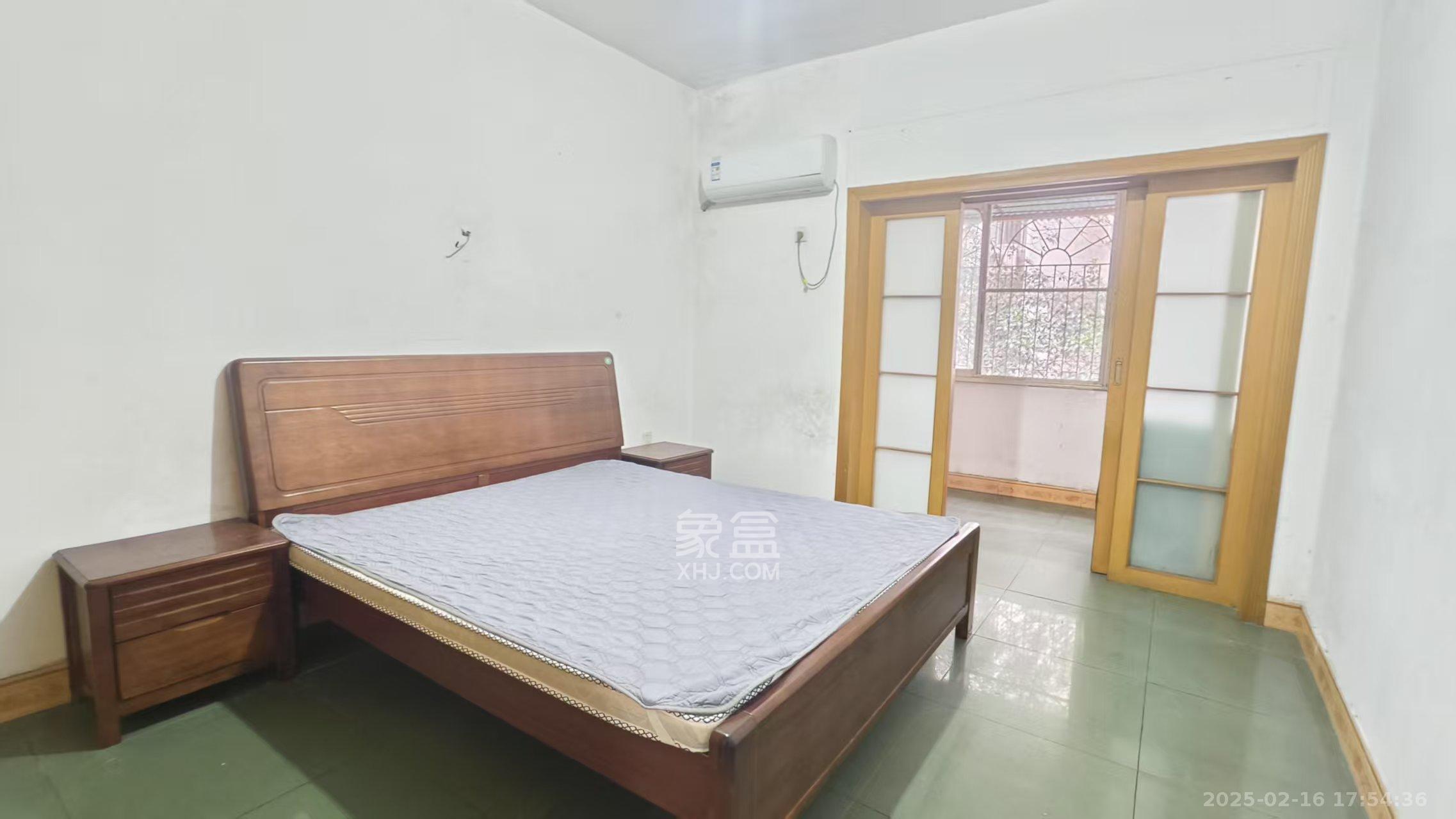 霞西小区 3室2厅2卫 1200.0元/月 霞西小区 3室2厅2卫 1200.0元/月室内图