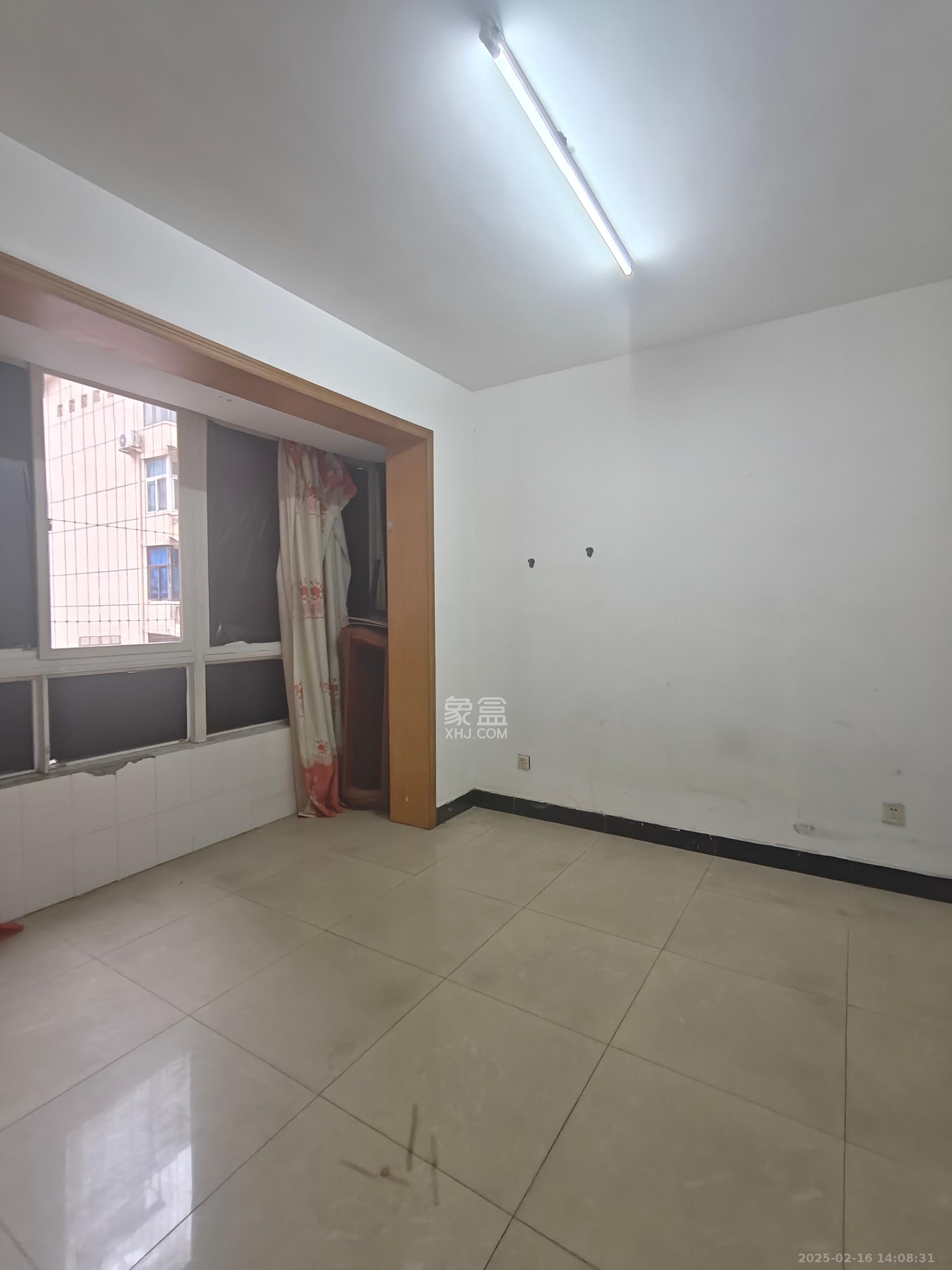 长勘小区 3室1厅1卫 3300.0元/月 长勘小区 3室1厅1卫 3300.0元/月室内图