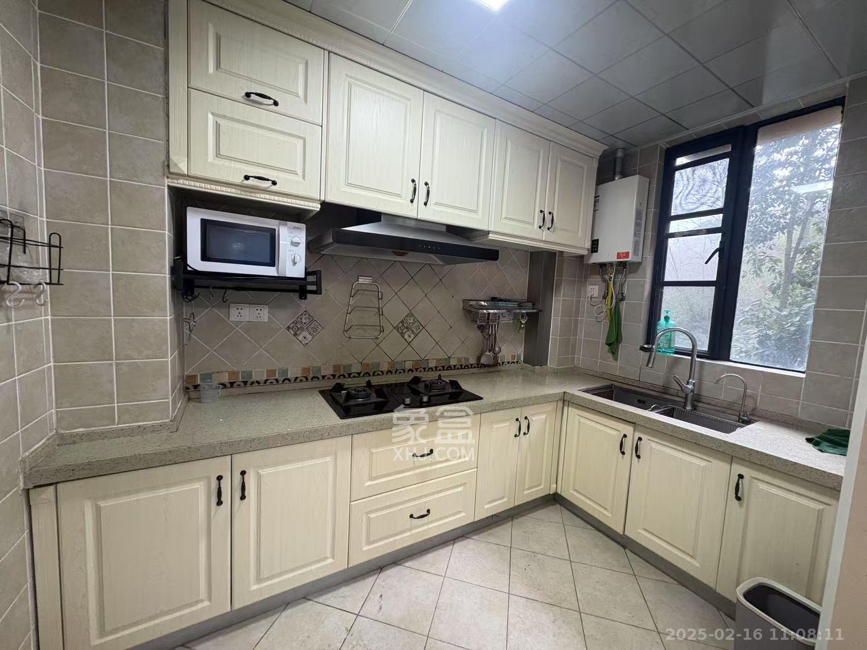 保利城(中航城国际社区、郡原美村)  2室2厅2卫    2400.0元/月 保利城(中航城国际社区、郡原美村)  2室2厅2卫    2400.0元/月室内图