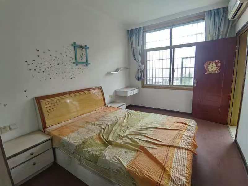 山水绿城  1室0厅0卫    38.8万客厅