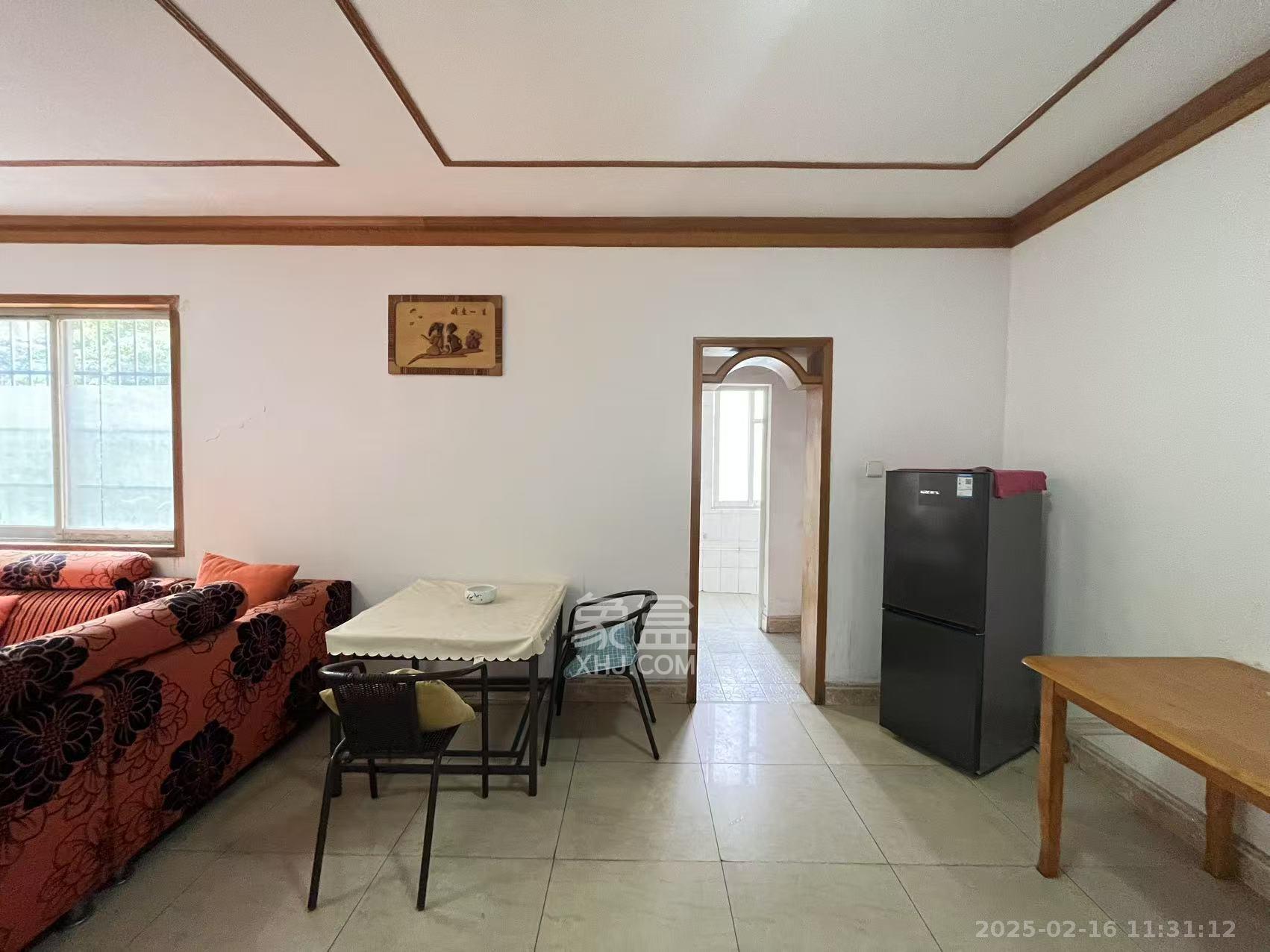 白沙花园  1室1厅1卫    1600.0元/月 白沙花园  1室1厅1卫    1600.0元/月室内图