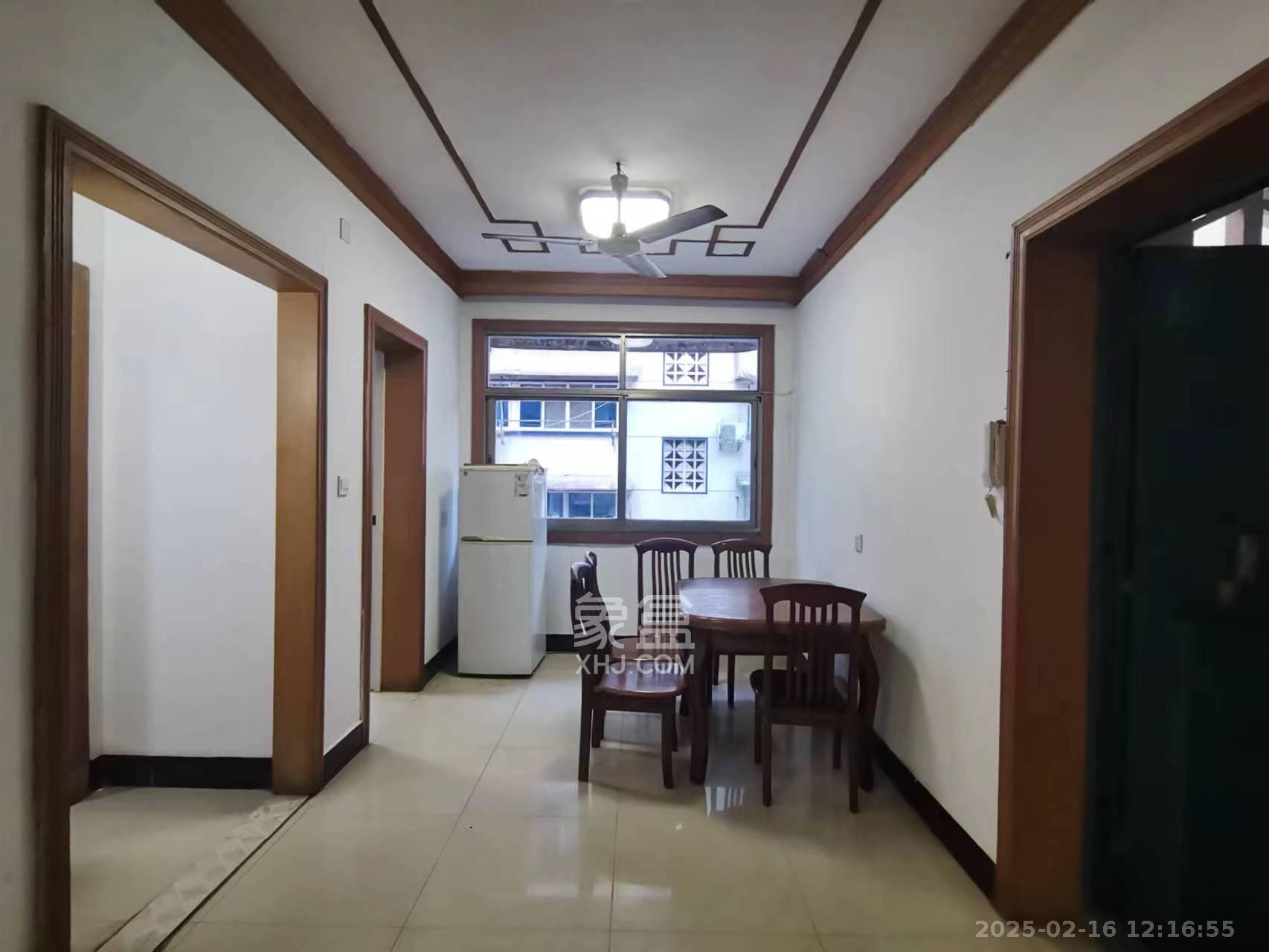 航天大院 3室2厅1卫 1700.0元/月 航天大院 3室2厅1卫 1700.0元/月室内图