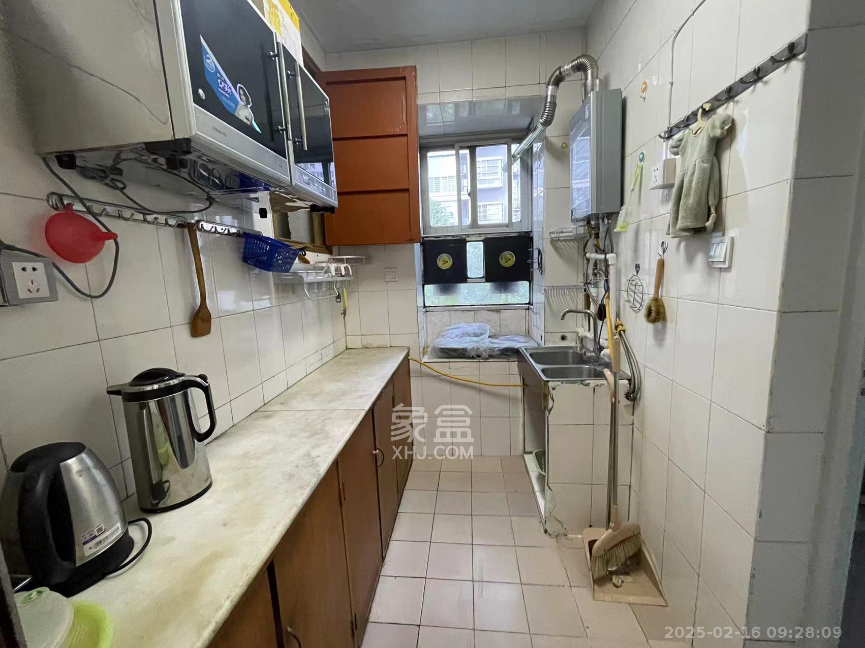 红旗区四片  2室2厅1卫    1800.0元/月 红旗区四片  2室2厅1卫    1800.0元/月室内图