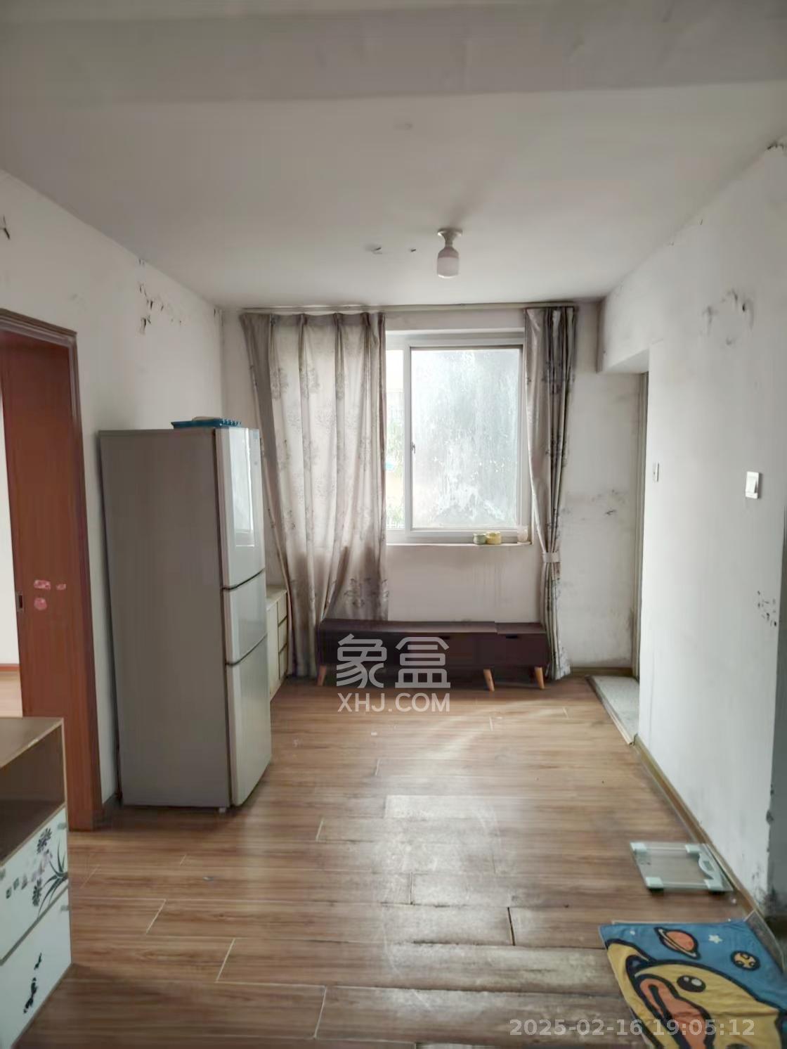 景湾小区(井湾小区) 3室2厅1卫 1200.0元/月 景湾小区(井湾小区) 3室2厅1卫 1200.0元/月室内图