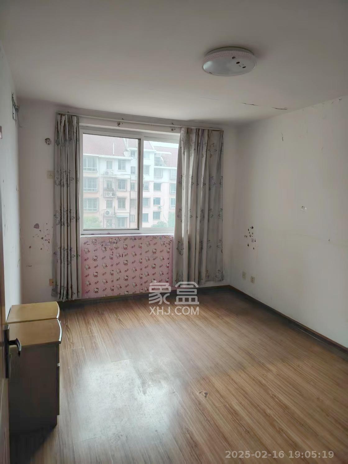 景湾小区(井湾小区) 3室2厅1卫 1200.0元/月 景湾小区(井湾小区) 3室2厅1卫 1200.0元/月室内图