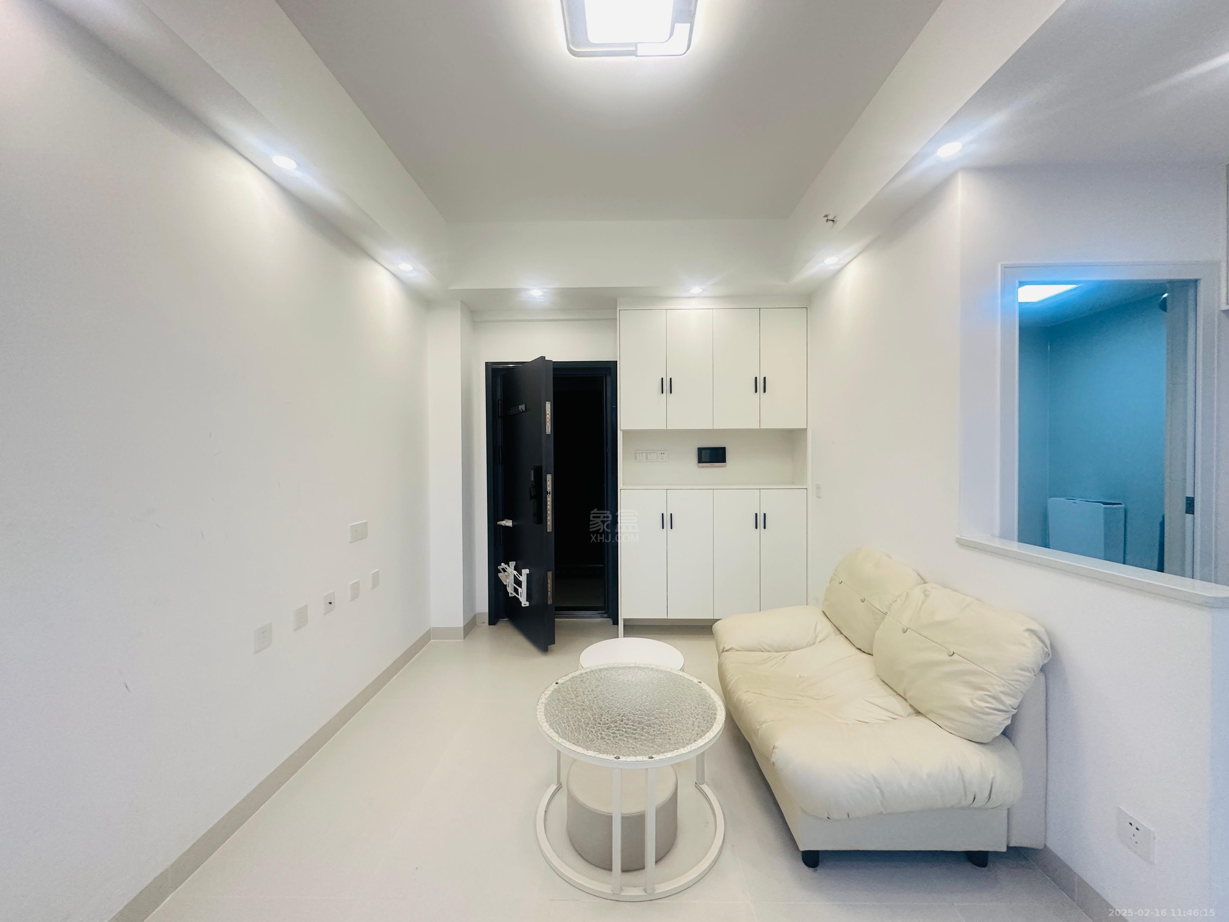 融城优生活大厦  1室1厅1卫    1600.0元/月 融城优生活大厦  1室1厅1卫    1600.0元/月室内图1