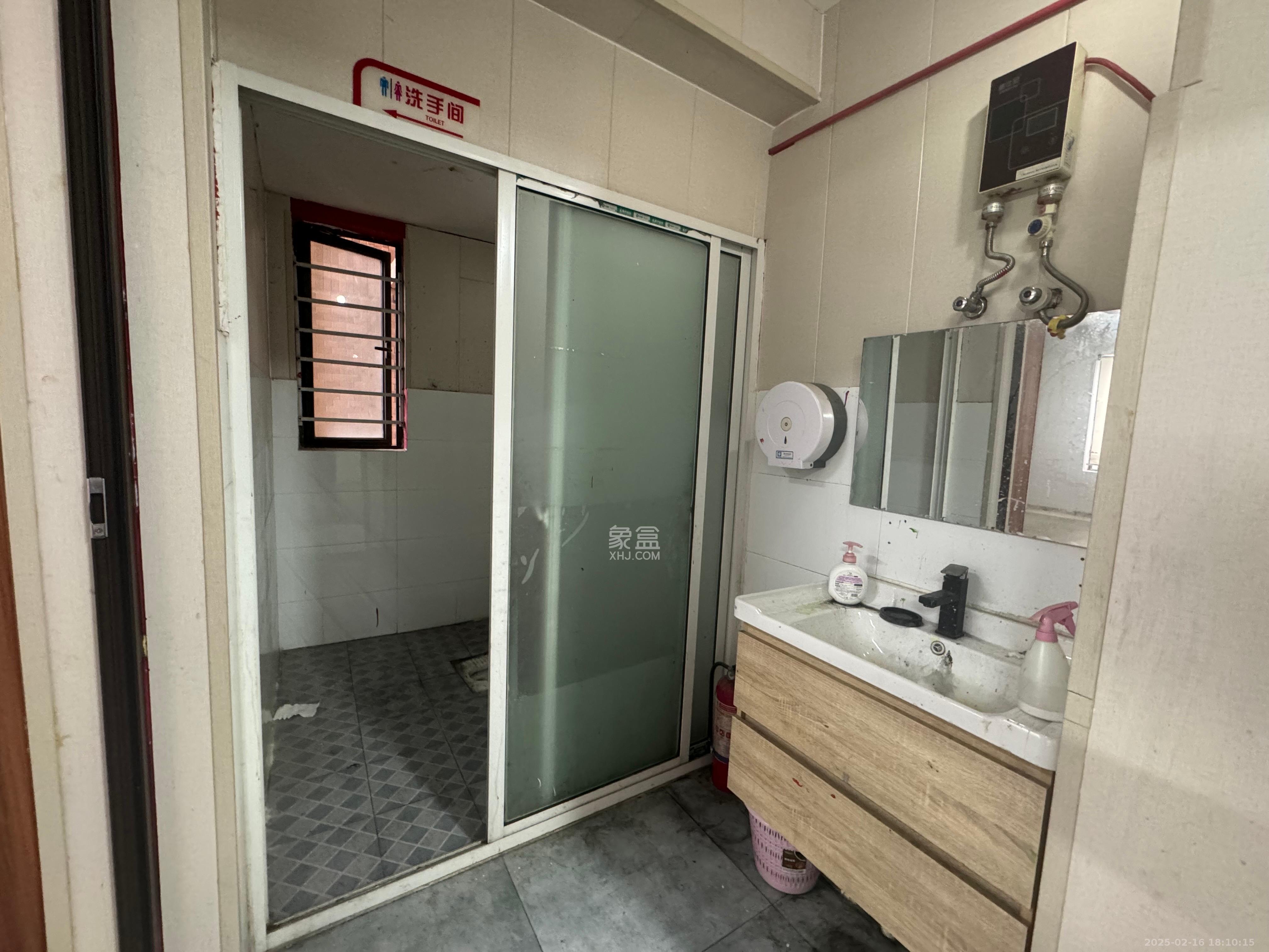 华润五彩城 1室1厅1卫 2000.0元/月 华润五彩城 1室1厅1卫 2000.0元/月室内图