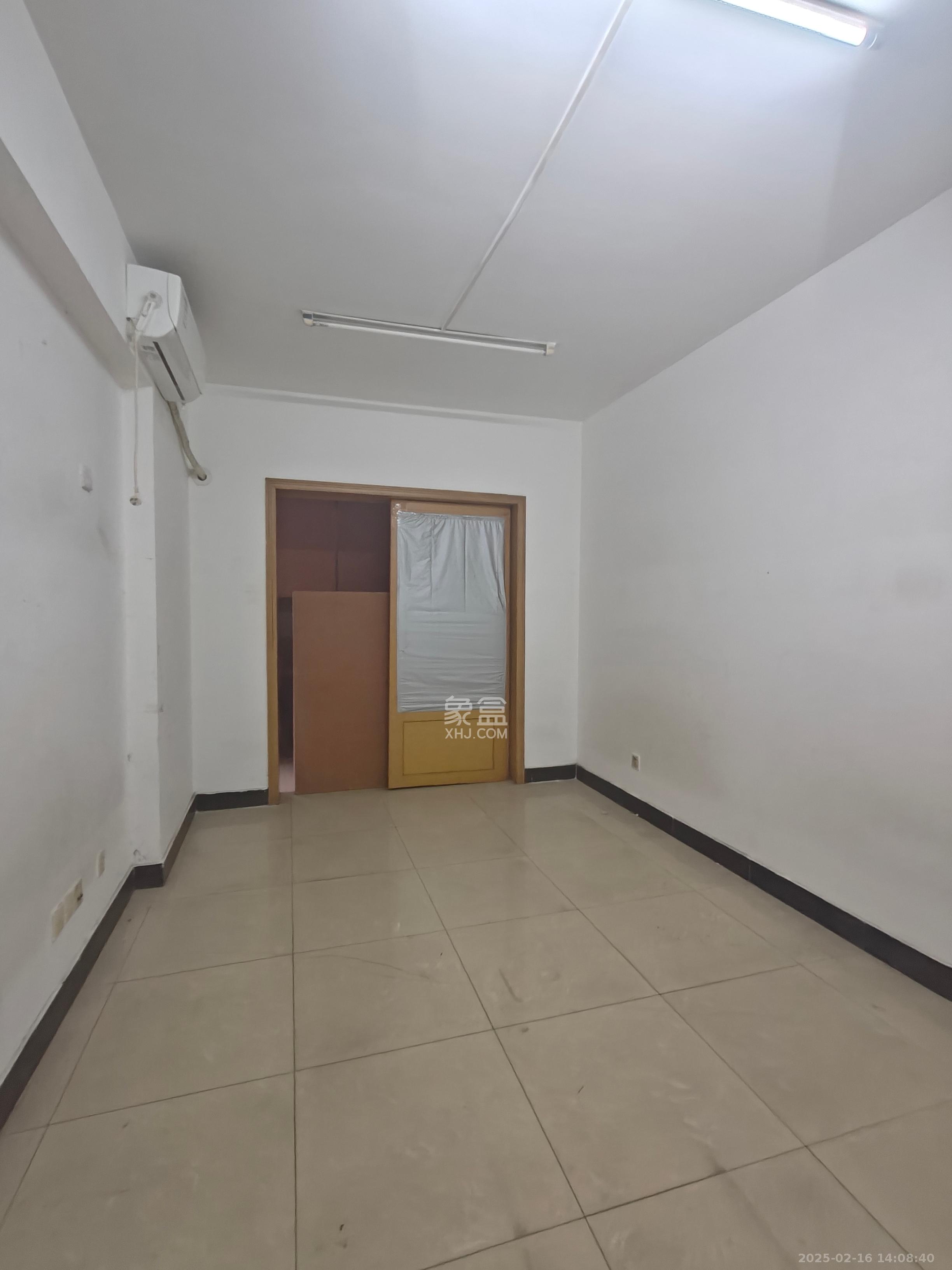 长勘小区 3室1厅1卫 3300.0元/月 长勘小区 3室1厅1卫 3300.0元/月室内图