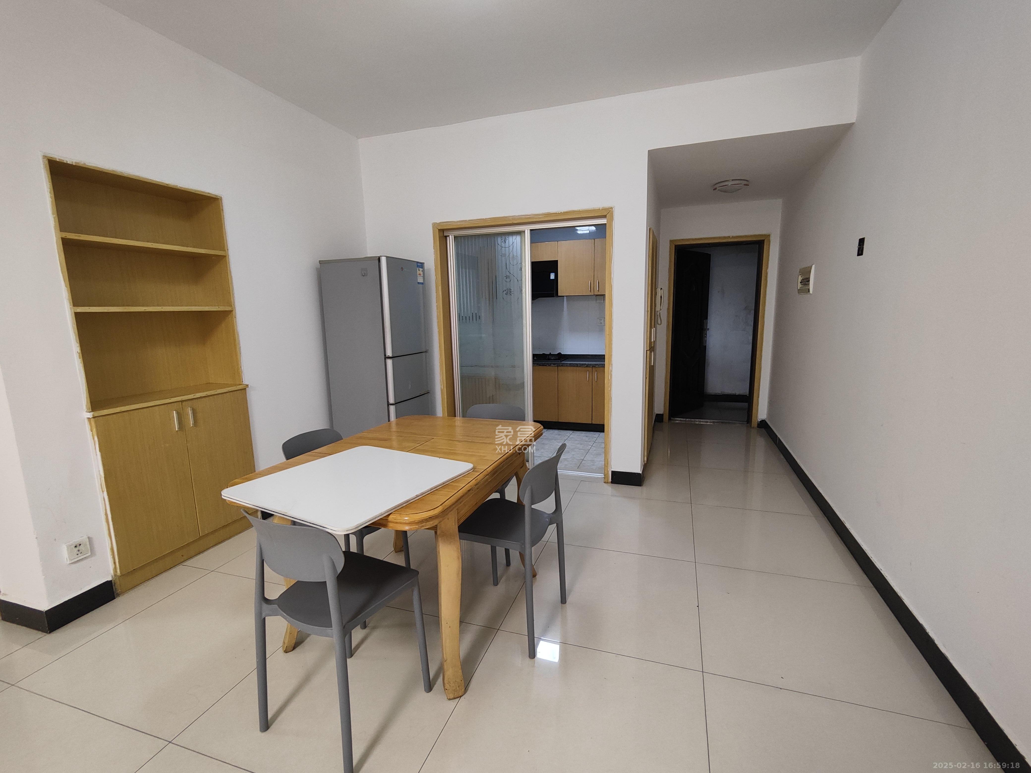 明天一城 2室2厅1卫 1300.0元/月 明天一城 2室2厅1卫 1300.0元/月室内图