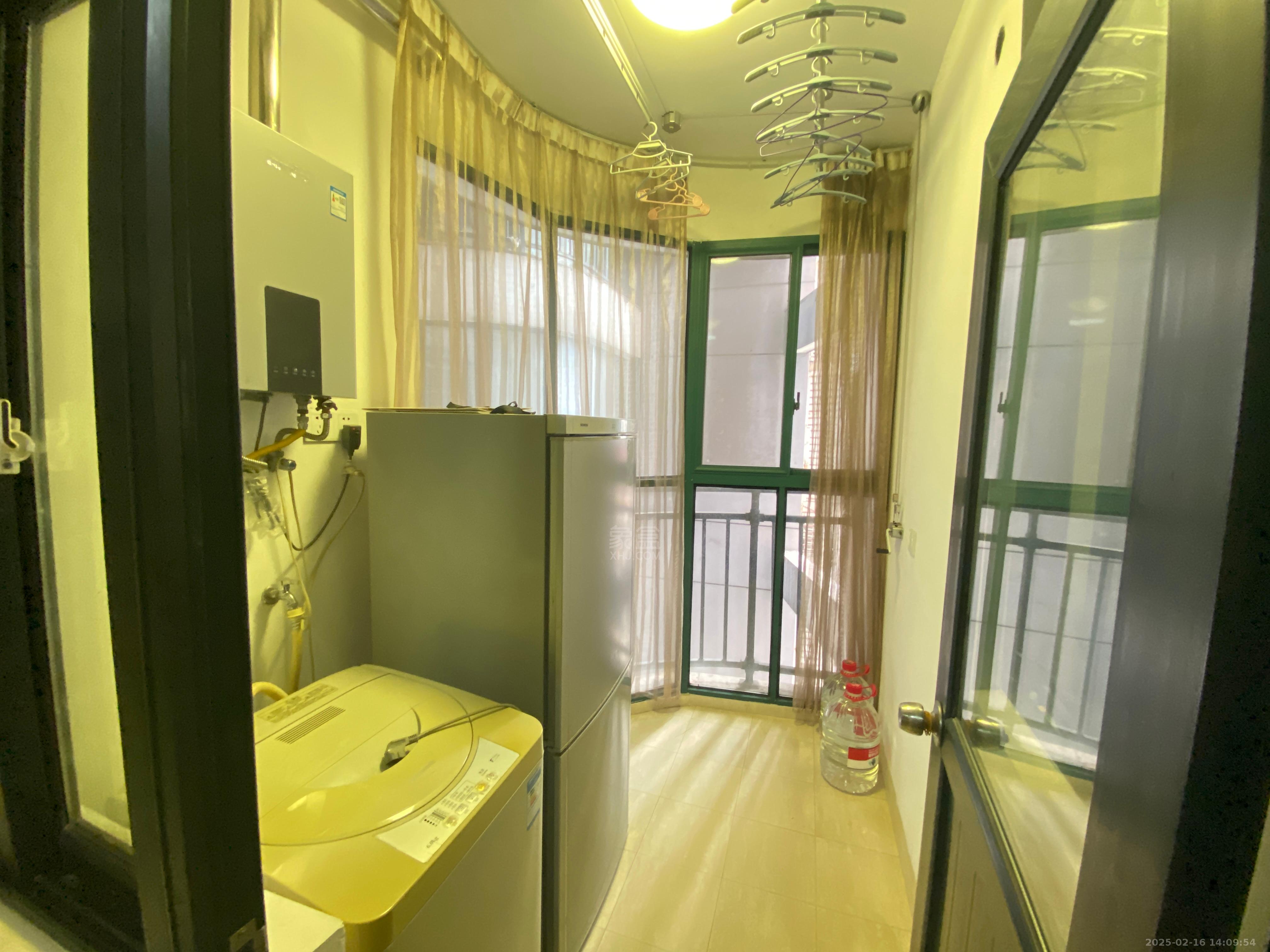 盛世华庭 2室2厅1卫 1800.0元/月 盛世华庭 2室2厅1卫 1800.0元/月室内图