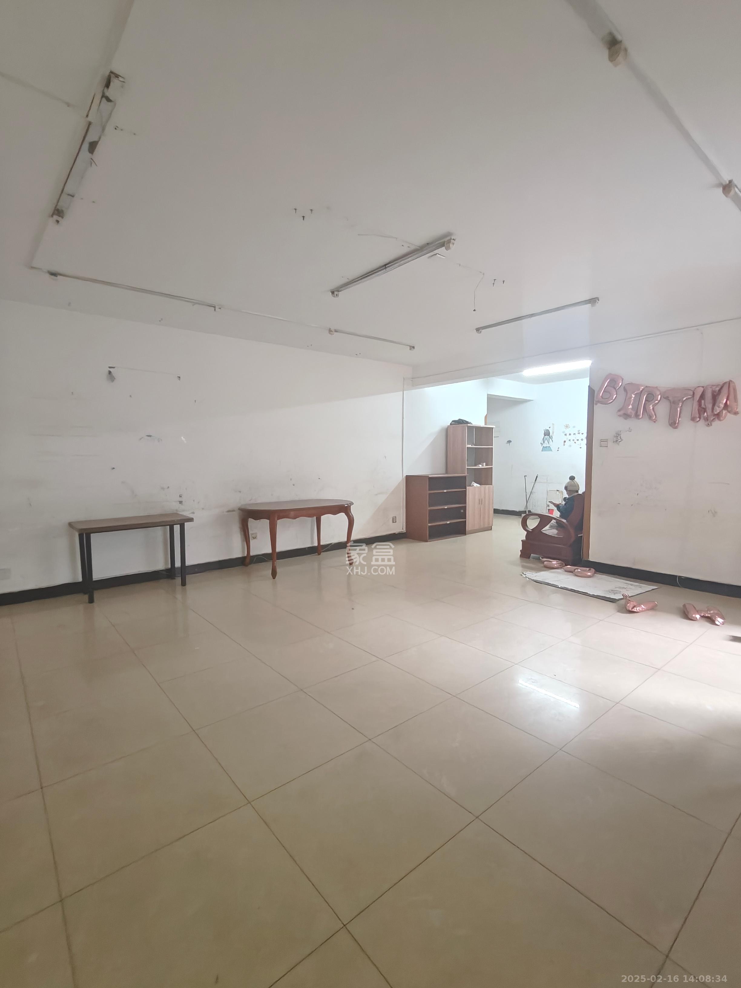 长勘小区 3室1厅1卫 3300.0元/月 长勘小区 3室1厅1卫 3300.0元/月室内图