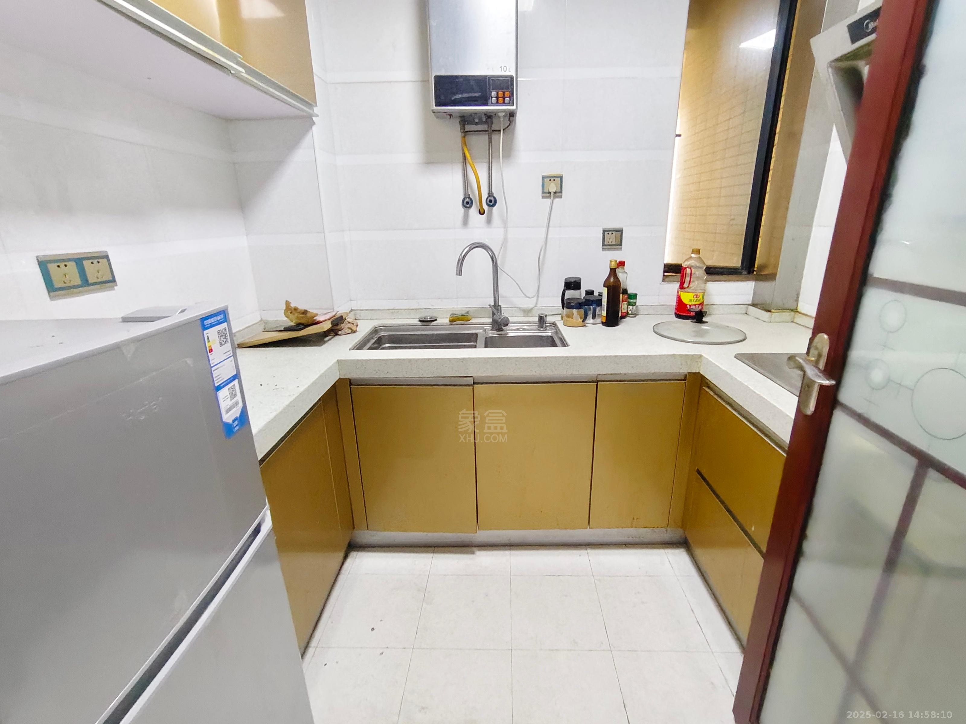 三一歌雅郡 3室2厅1卫 1500.0元/月 三一歌雅郡 3室2厅1卫 1500.0元/月室内图