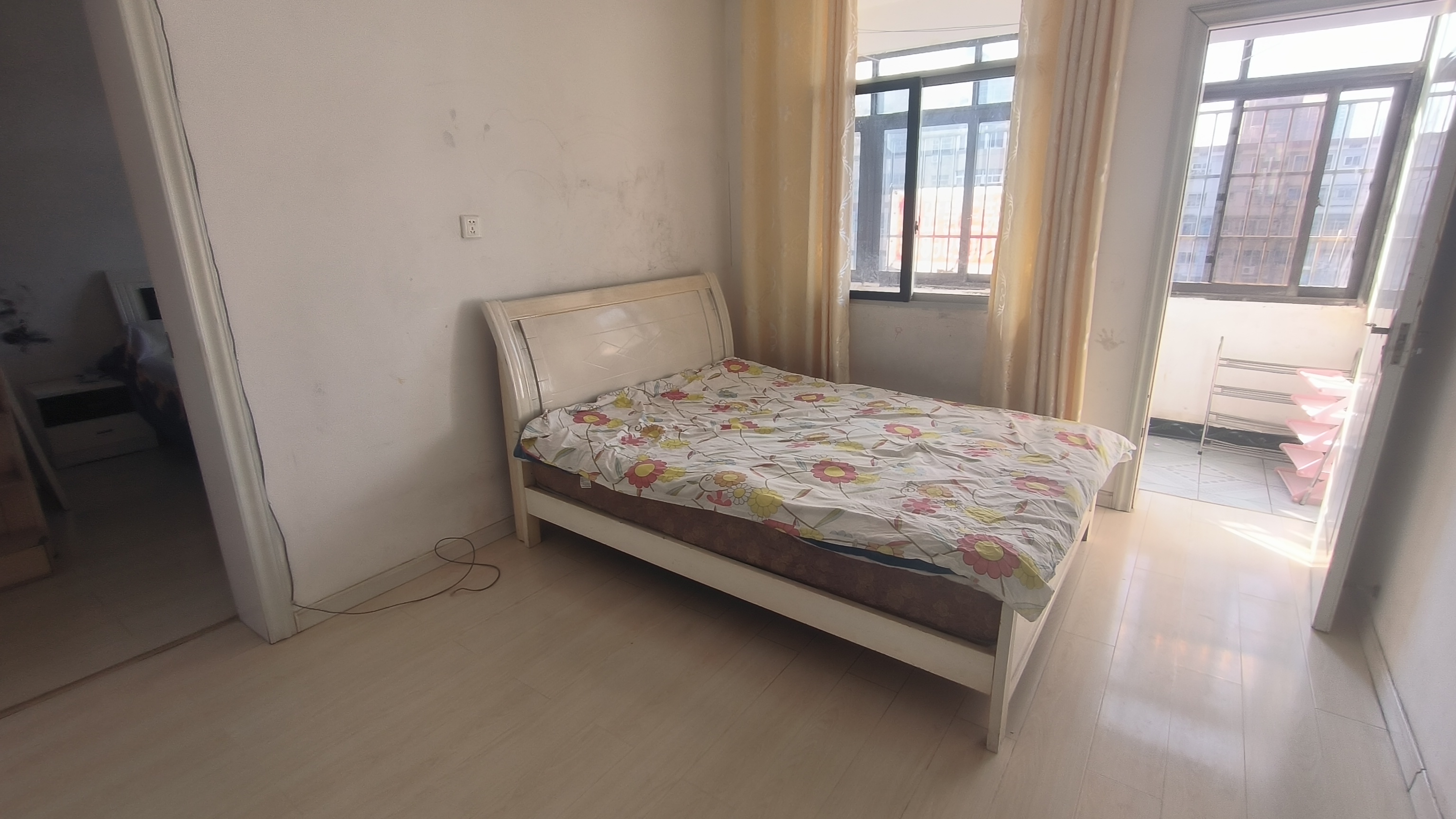 立新路散盘 3室2厅1卫 1000.0元/月 立新路散盘 3室2厅1卫 1000.0元/月室内图