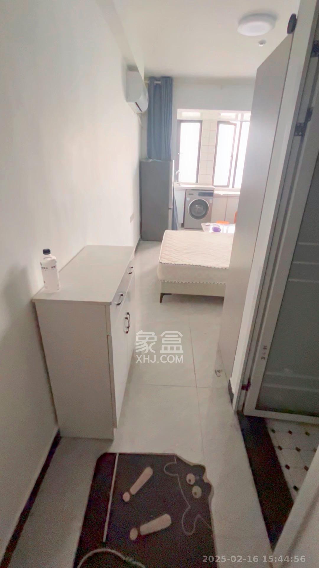 欧亚达国际广场 1室0厅1卫 1400.0元/月 欧亚达国际广场 1室0厅1卫 1400.0元/月室内图