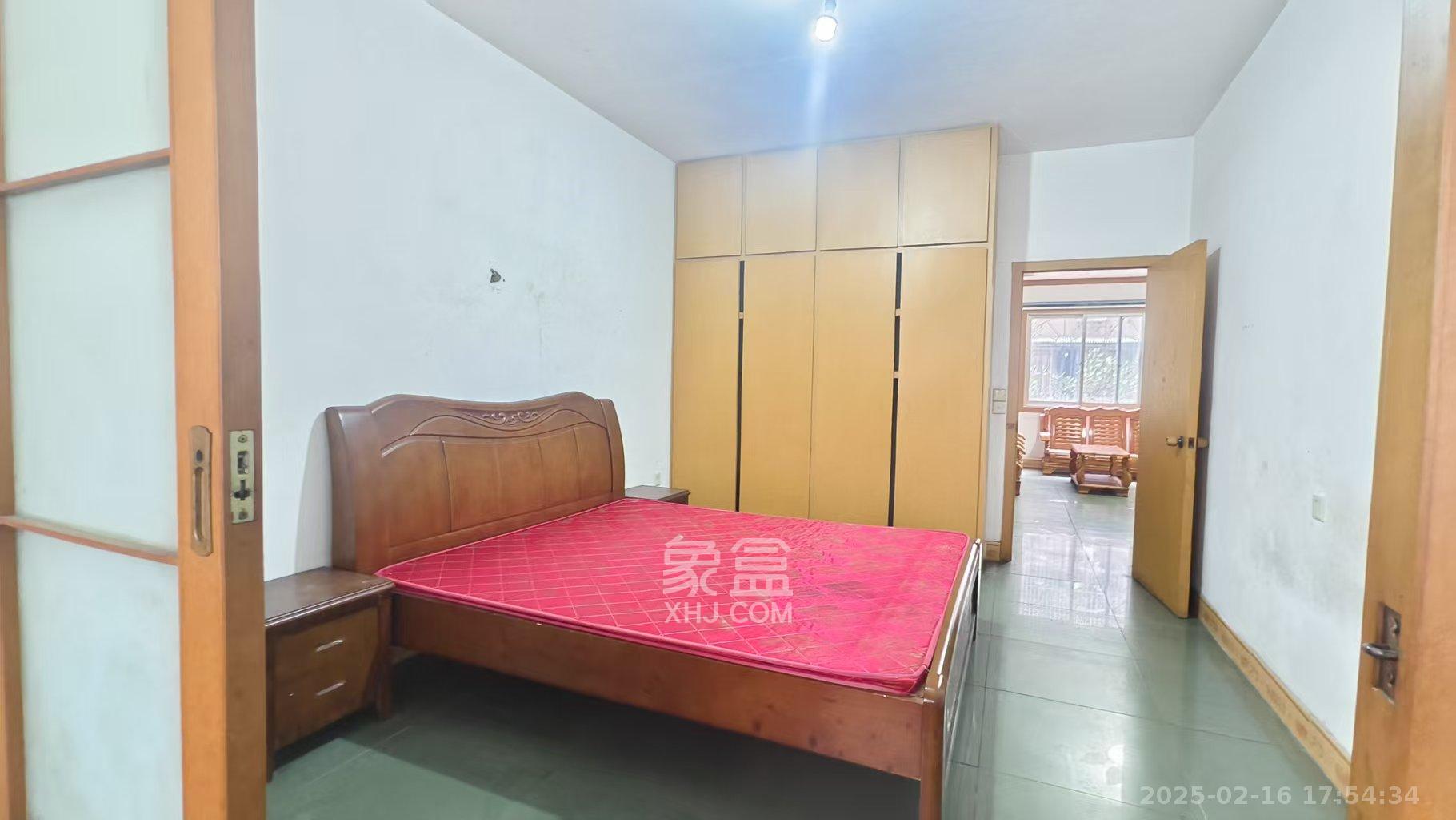 霞西小区 3室2厅2卫 1200.0元/月 霞西小区 3室2厅2卫 1200.0元/月室内图