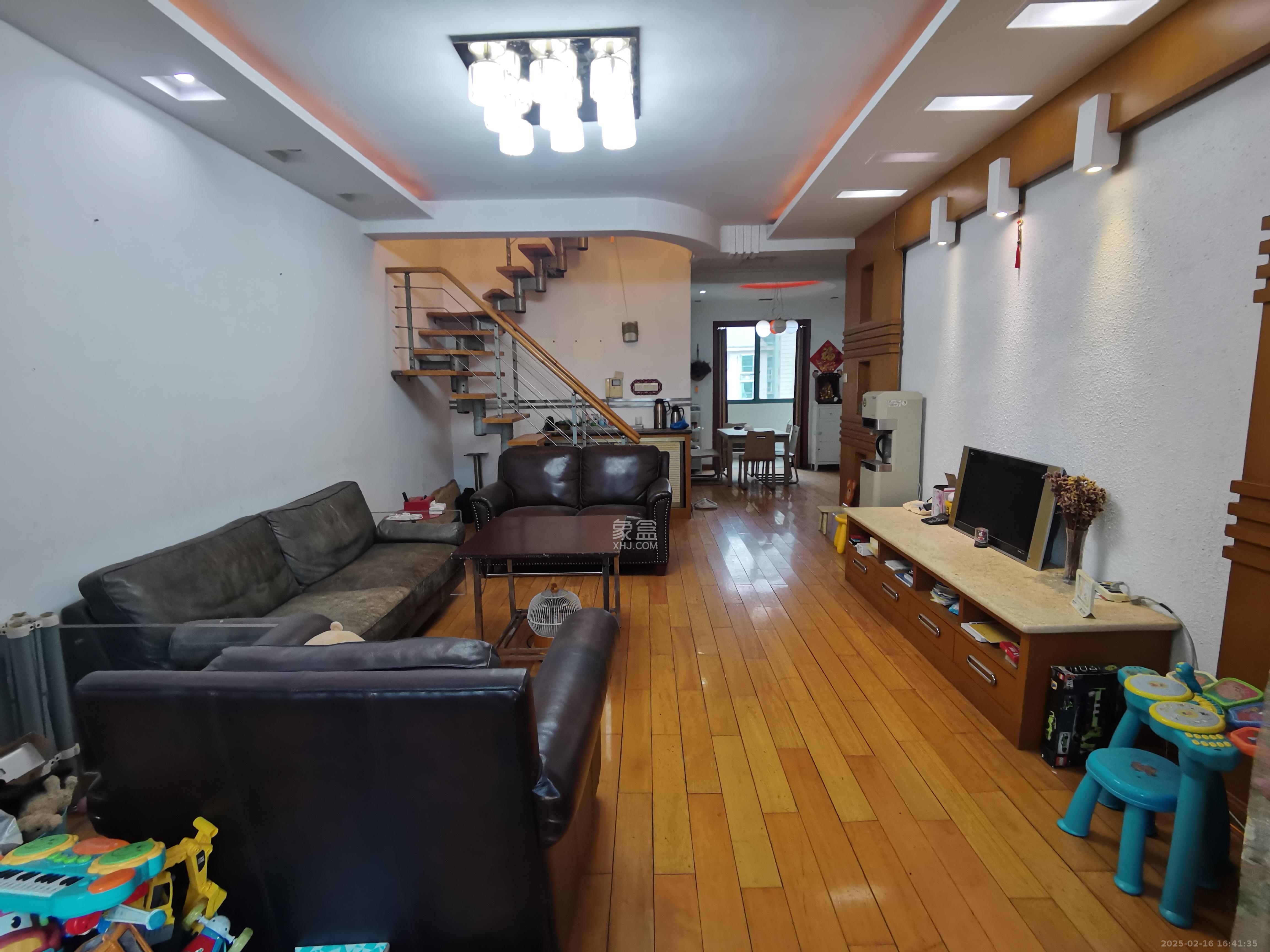 柠檬丽都 4室2厅3卫 2500.0元/月 柠檬丽都 4室2厅3卫 2500.0元/月室内图