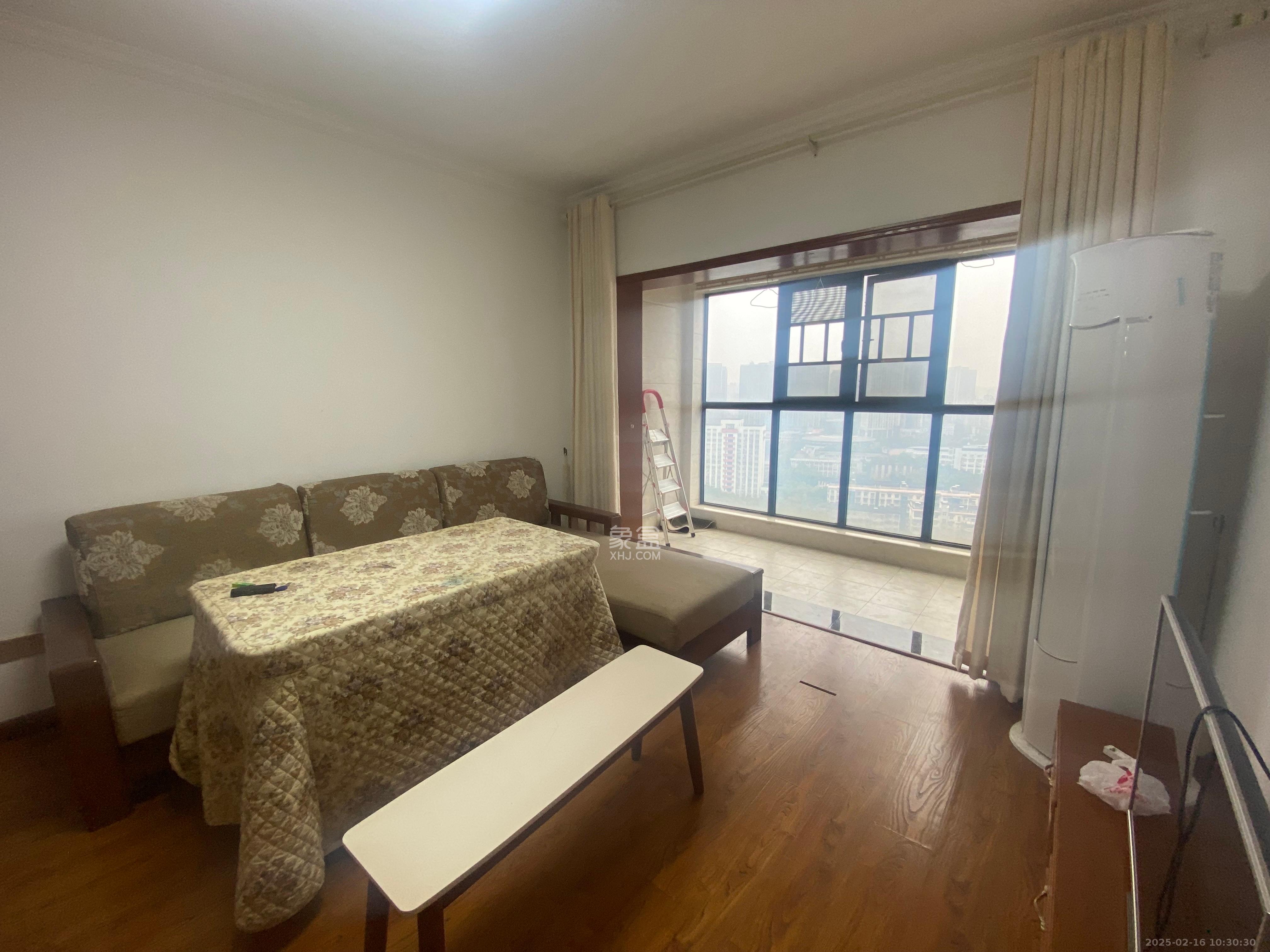 荣盛花语书苑 3室2厅1卫 2800.0元/月 荣盛花语书苑 3室2厅1卫 2800.0元/月室内图