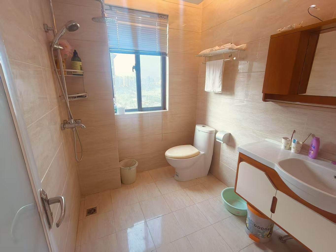 江畔人家 4室2厅2卫 5800.0元/月 江畔人家 4室2厅2卫 5800.0元/月室内图