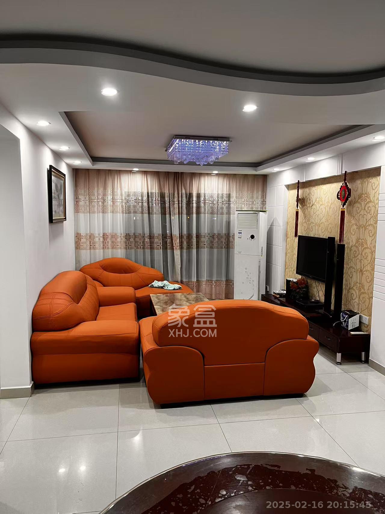 蝴蝶谷 3室2厅1卫 2000.0元/月 蝴蝶谷 3室2厅1卫 2000.0元/月室内图