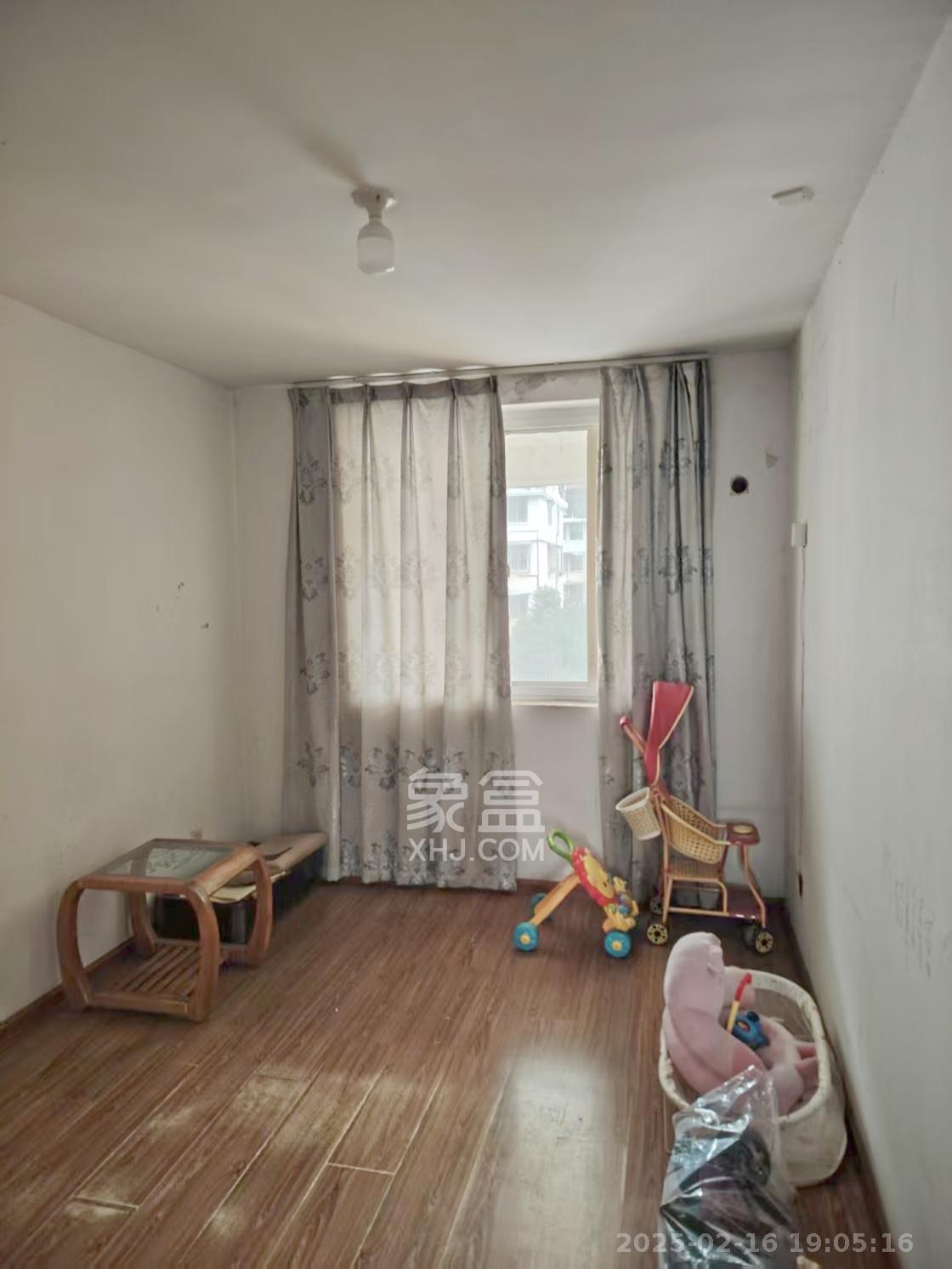 景湾小区(井湾小区) 3室2厅1卫 1200.0元/月 景湾小区(井湾小区) 3室2厅1卫 1200.0元/月室内图