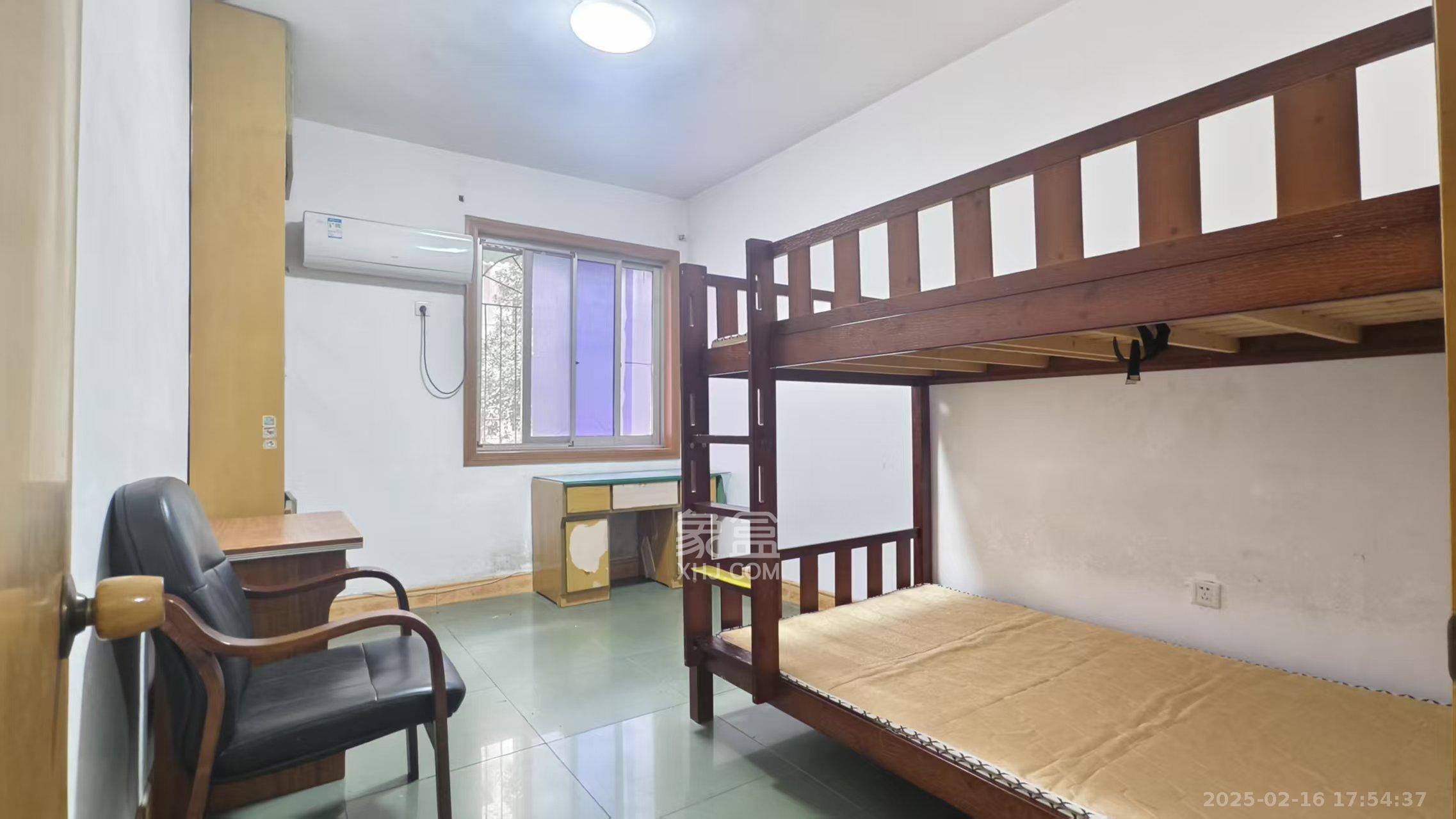 霞西小区 3室2厅2卫 1200.0元/月 霞西小区 3室2厅2卫 1200.0元/月室内图