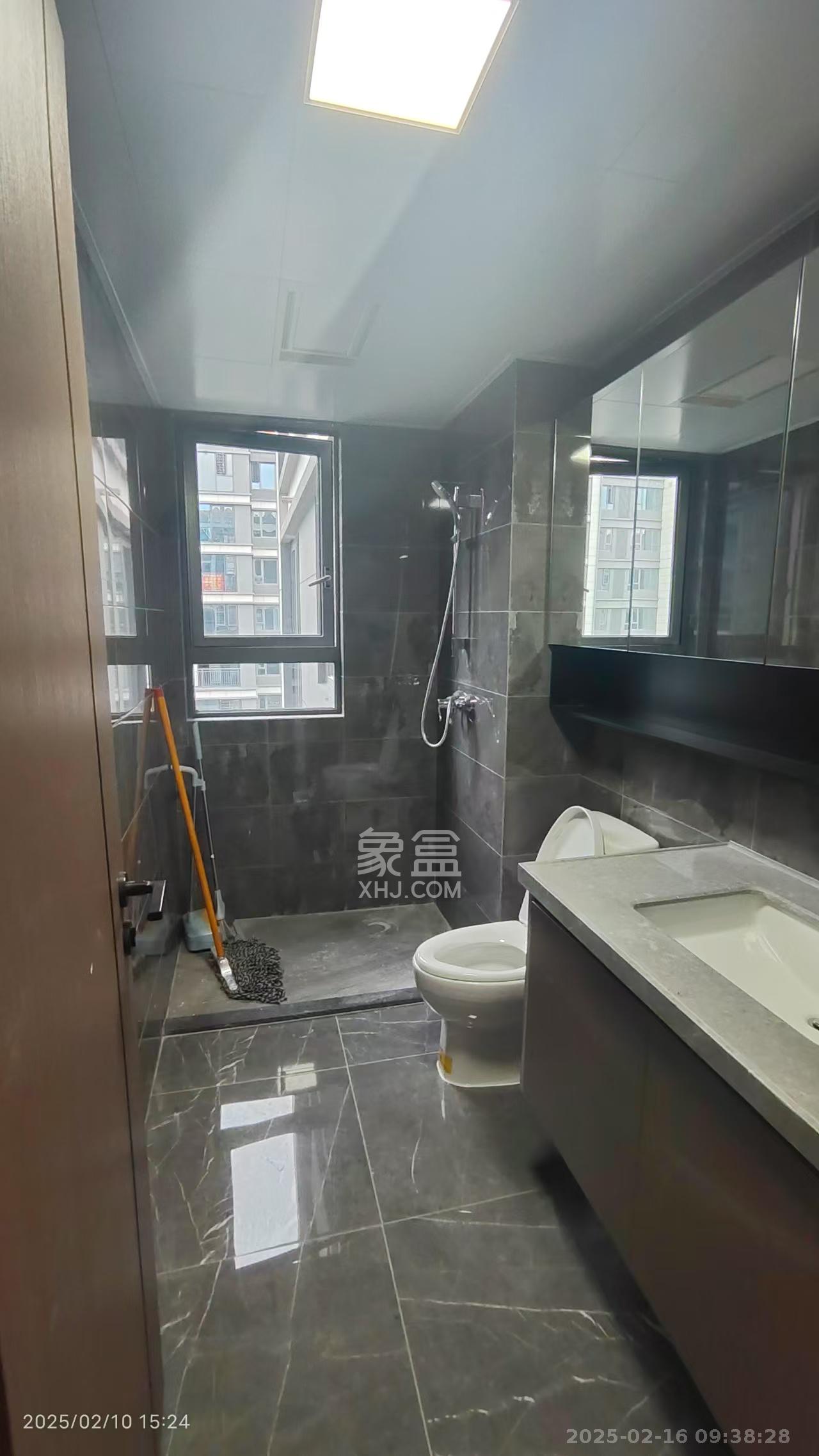 中海寰宇天下 5室2厅2卫 3800.0元/月 中海寰宇天下 5室2厅2卫 3800.0元/月室内图