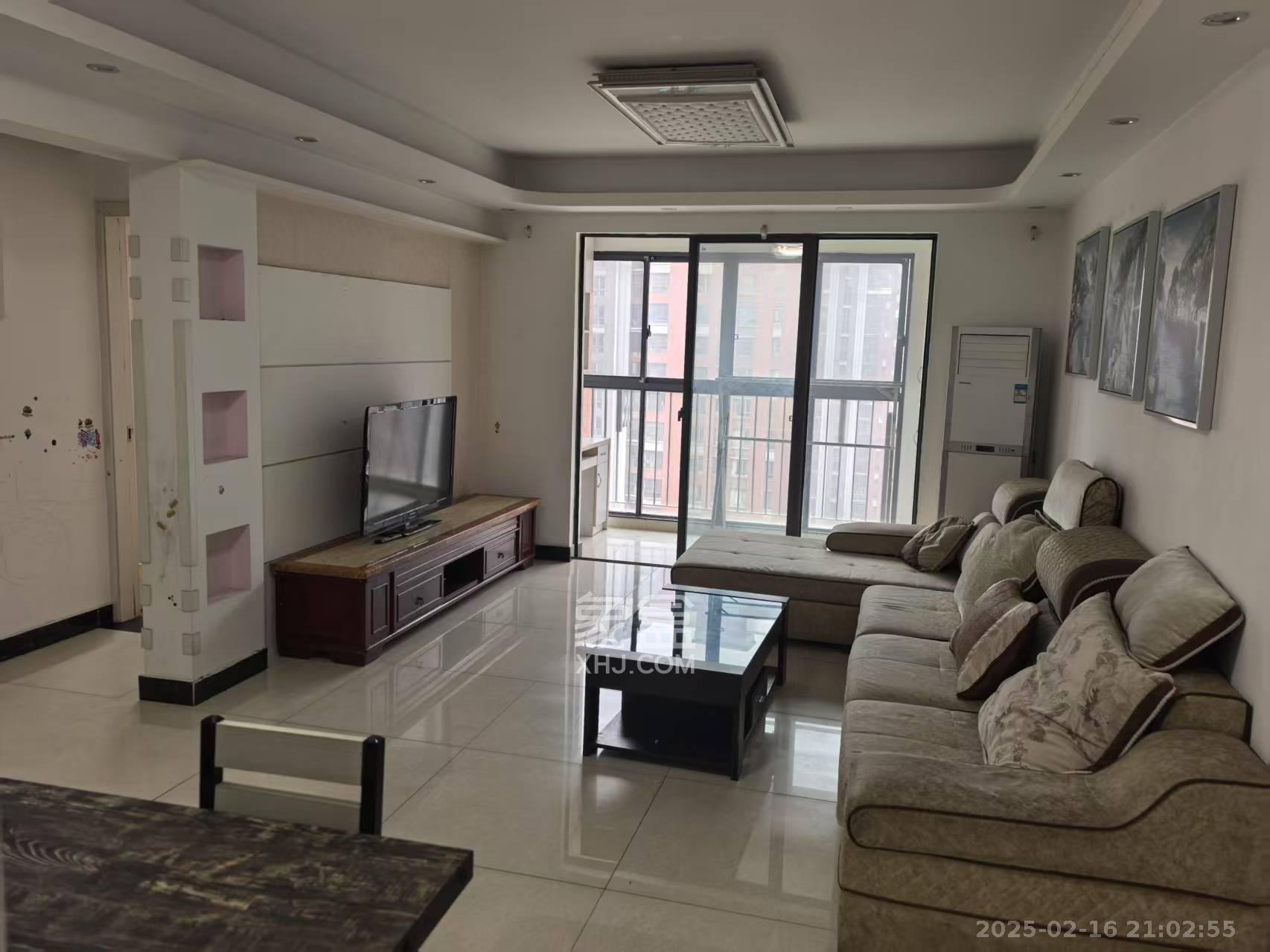 华润凤凰城二期 3室2厅1卫 1800.0元/月 华润凤凰城二期 3室2厅1卫 1800.0元/月室内图