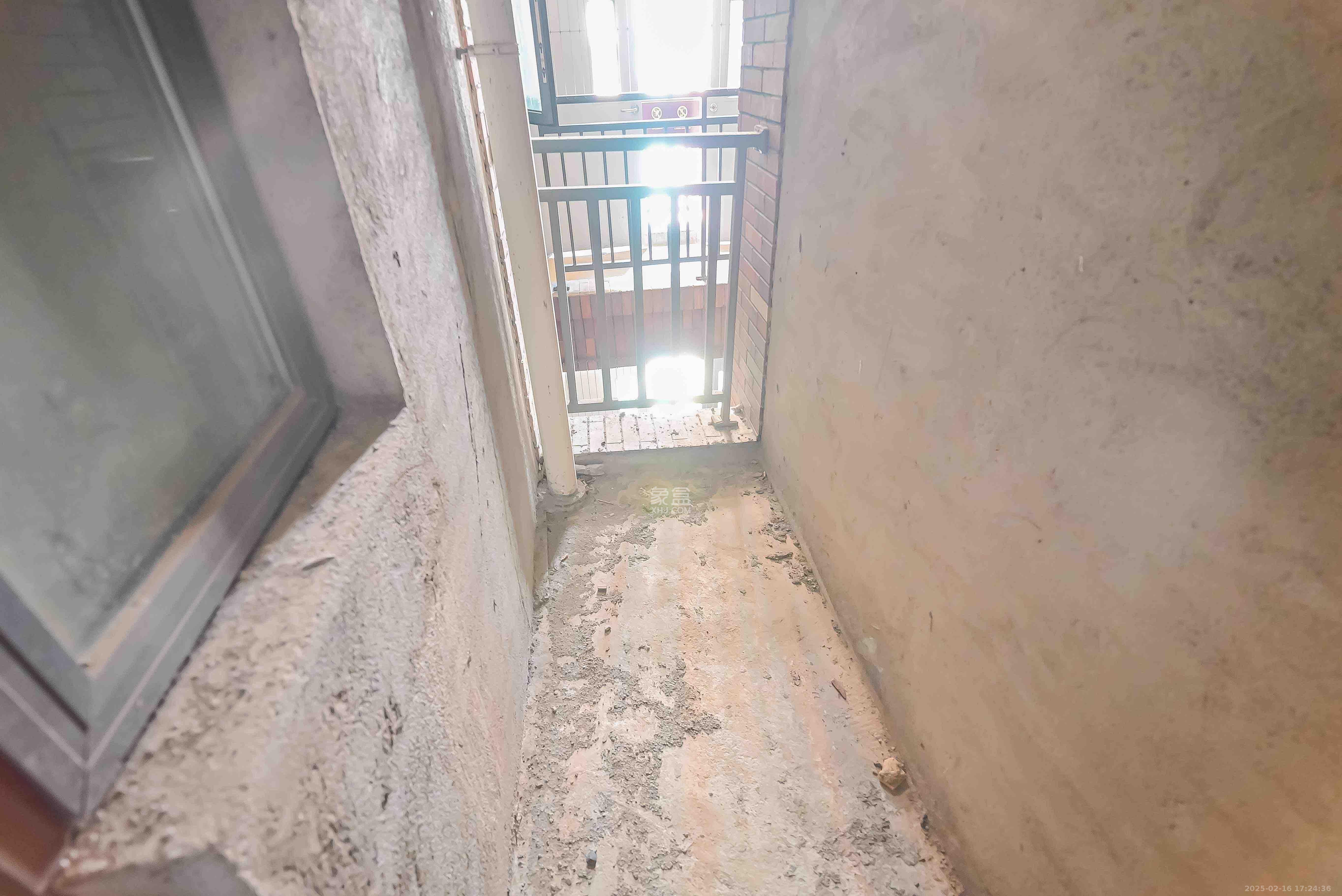 半山壹号  2室2厅1卫    1000.0元/月 半山壹号  2室2厅1卫    1000.0元/月室内图