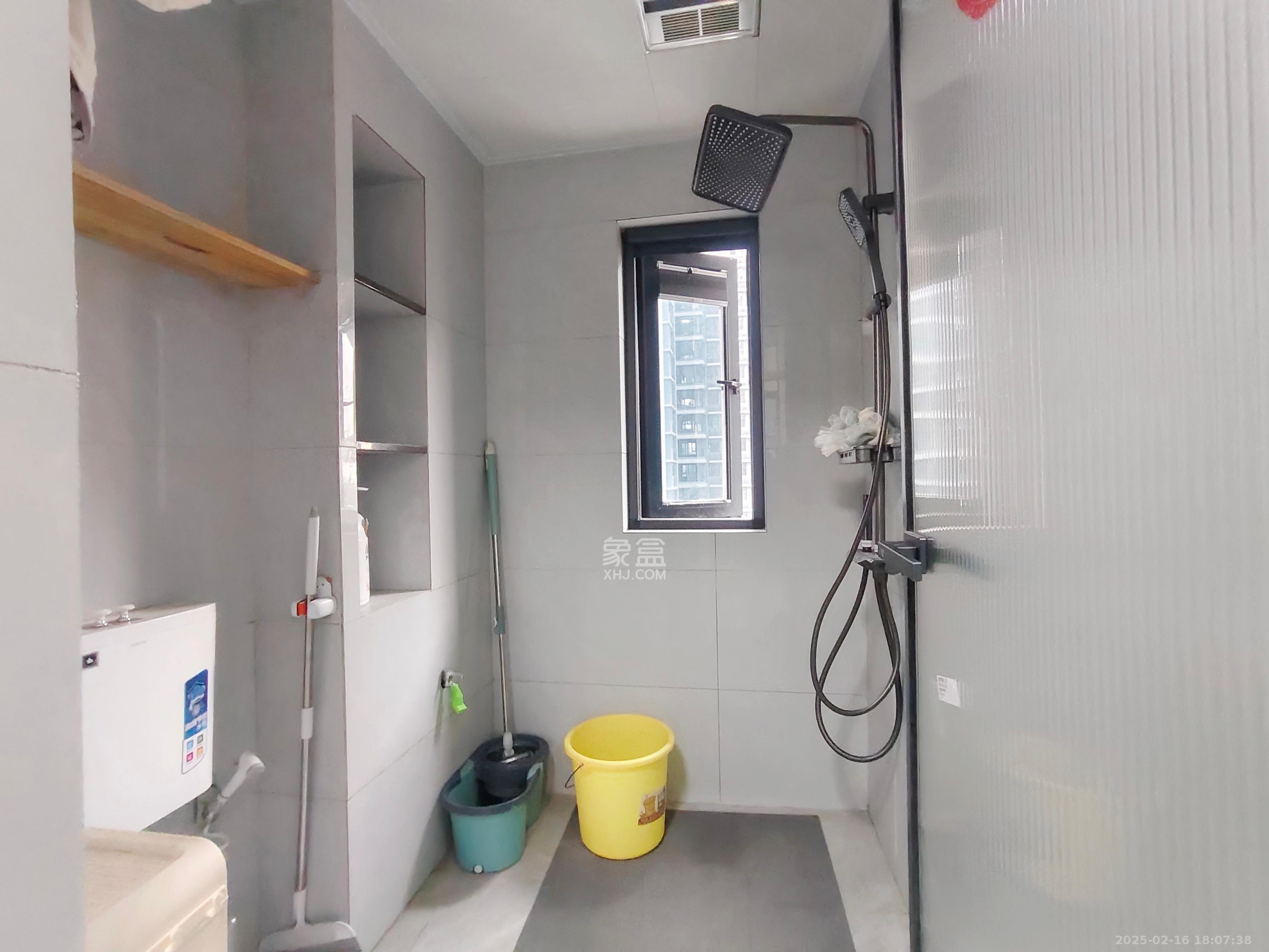 蔷薇国际 1室1厅1卫 750.0元/月 蔷薇国际 1室1厅1卫 750.0元/月室内图