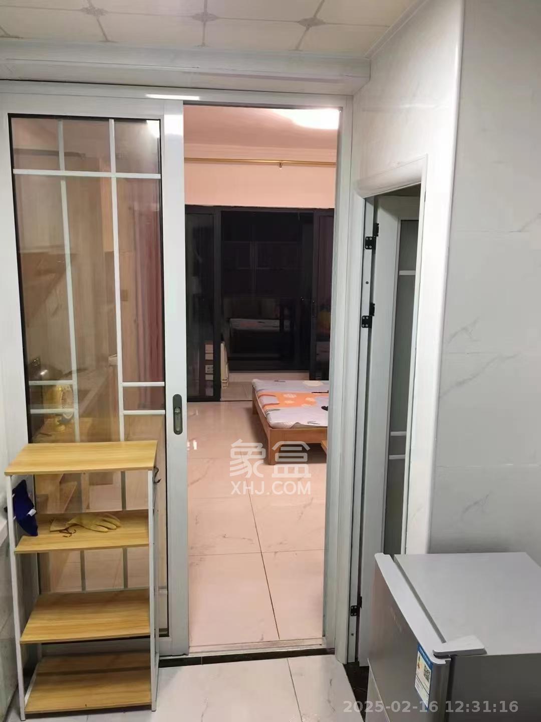 鑫远玲珑 1室1厅1卫 1500.0元/月 鑫远玲珑 1室1厅1卫 1500.0元/月室内图