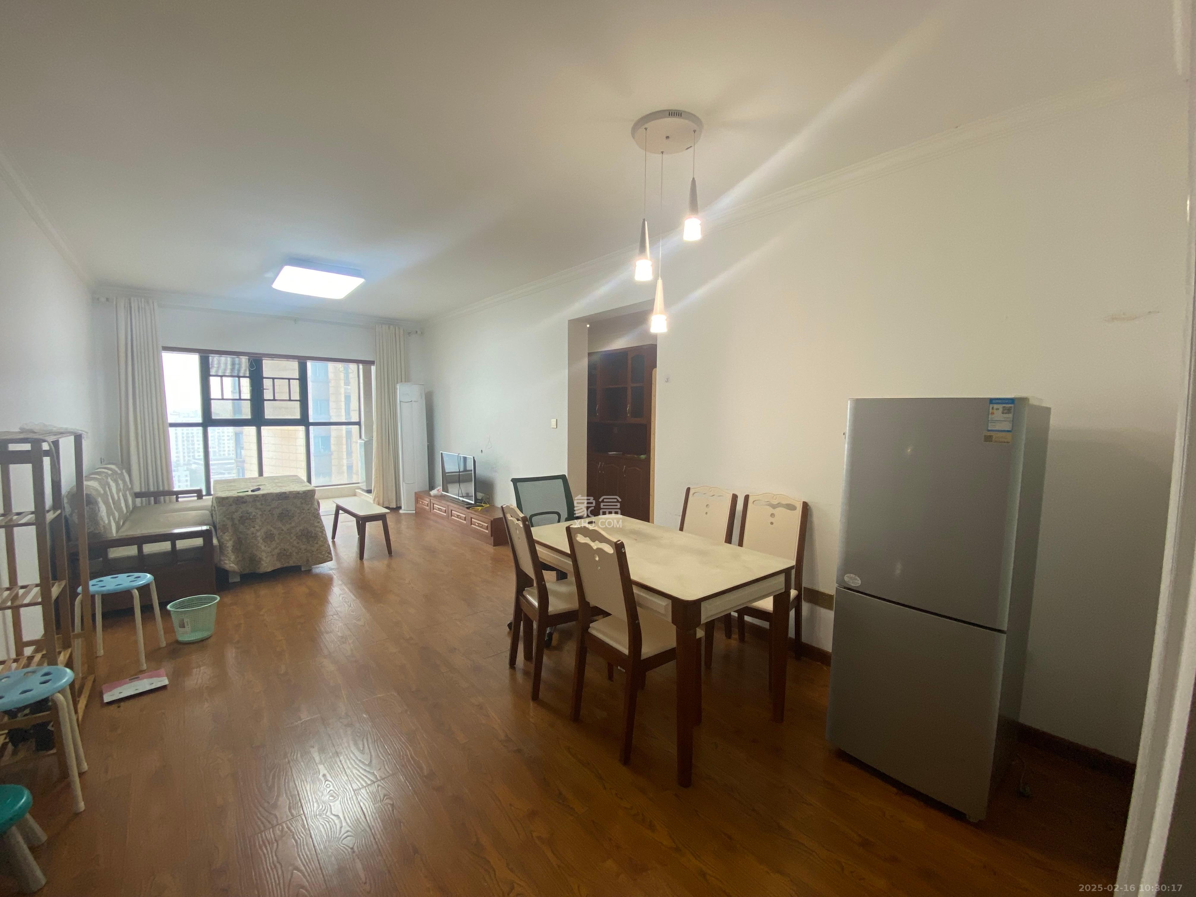 荣盛花语书苑 3室2厅1卫 2800.0元/月 荣盛花语书苑 3室2厅1卫 2800.0元/月室内图