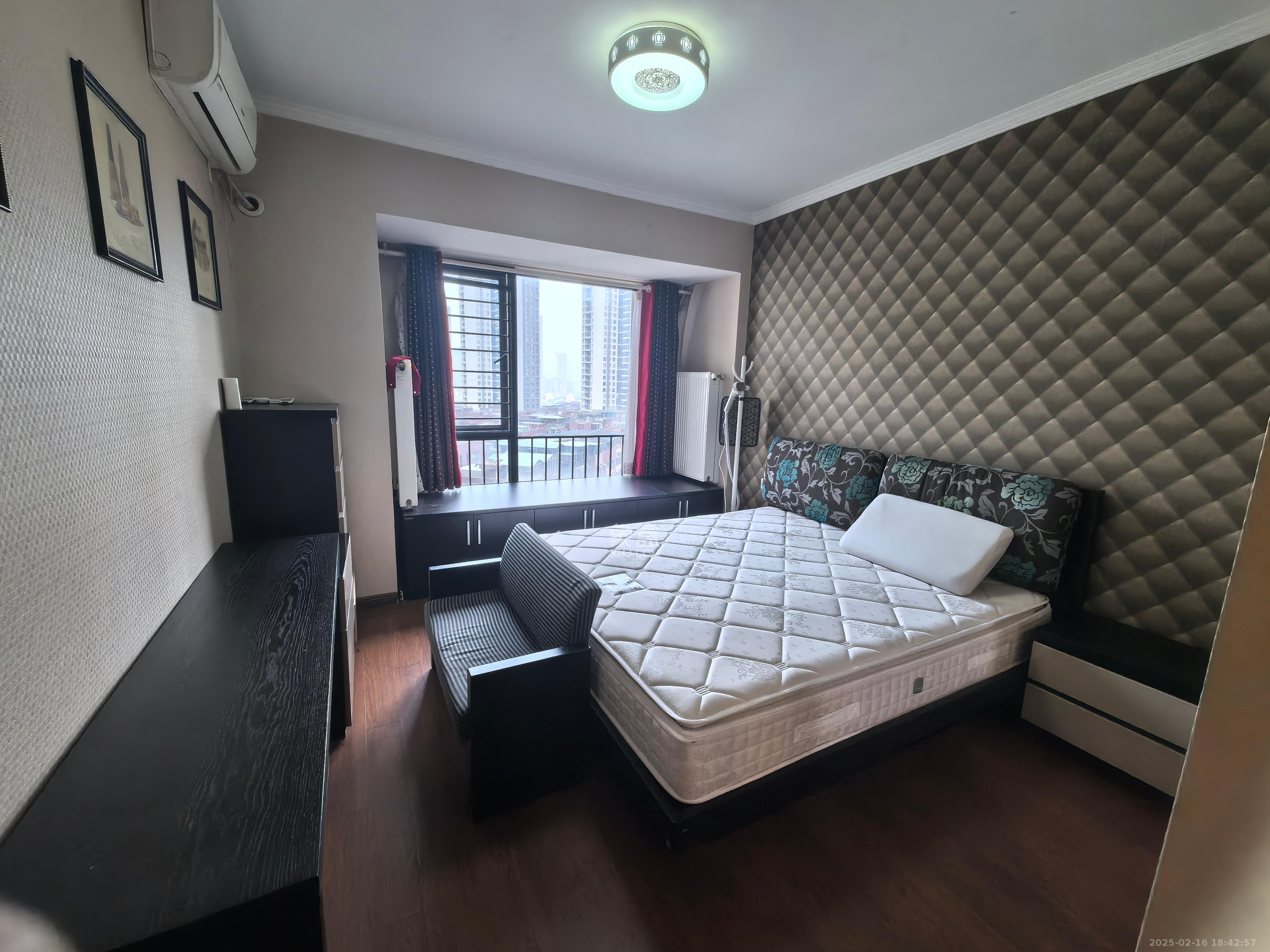 万科金域华府三四期 1室2厅2卫 3888.0元/月 万科金域华府三四期 1室2厅2卫 3888.0元/月室内图