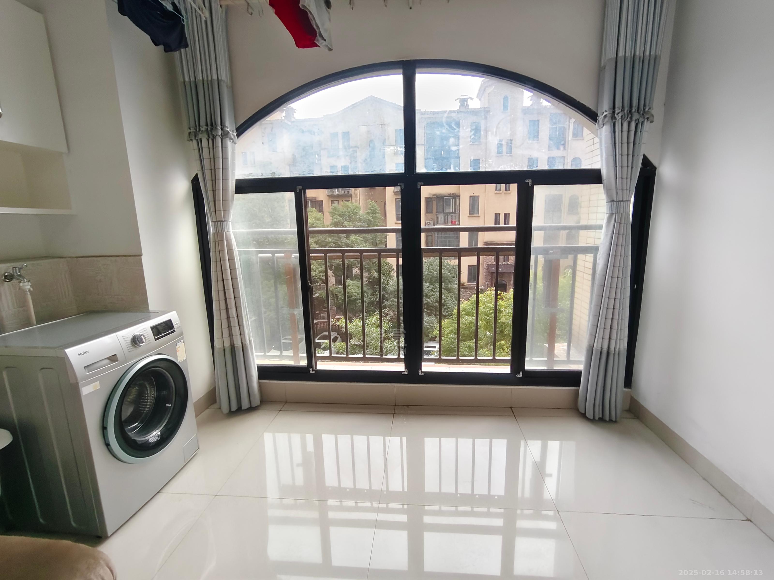 三一歌雅郡 3室2厅1卫 1500.0元/月 三一歌雅郡 3室2厅1卫 1500.0元/月室内图