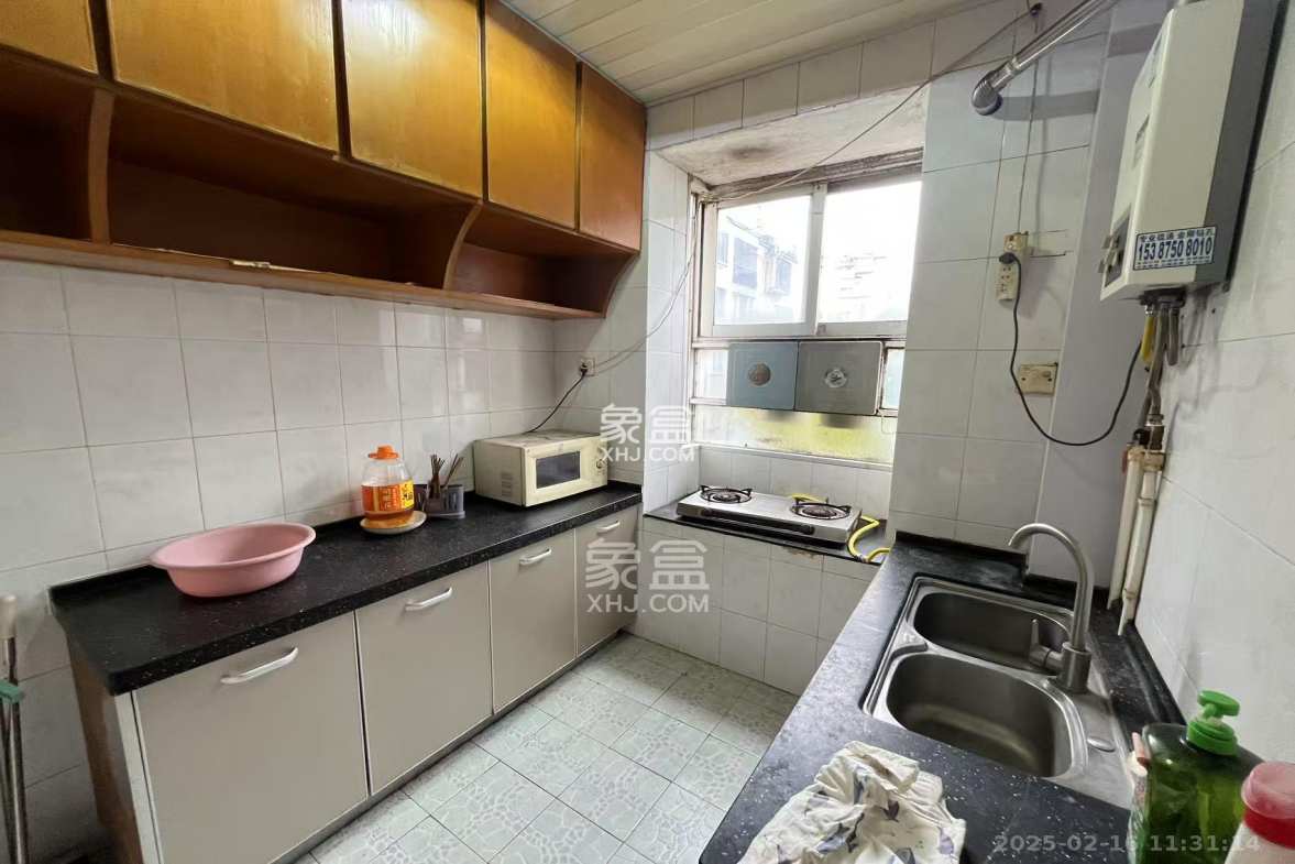 白沙花园  1室1厅1卫    1600.0元/月 白沙花园  1室1厅1卫    1600.0元/月室内图