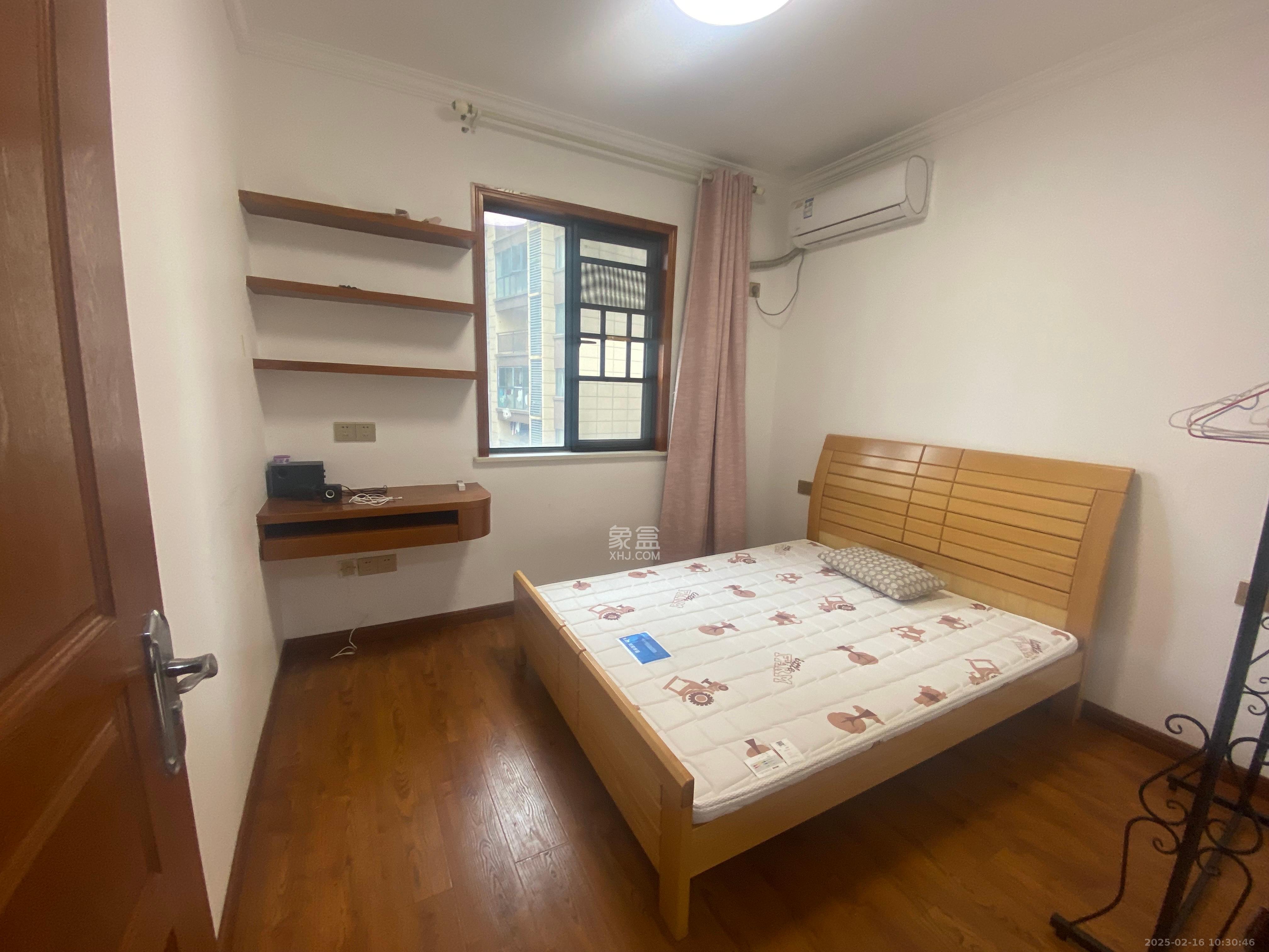 荣盛花语书苑 3室2厅1卫 2800.0元/月 荣盛花语书苑 3室2厅1卫 2800.0元/月室内图