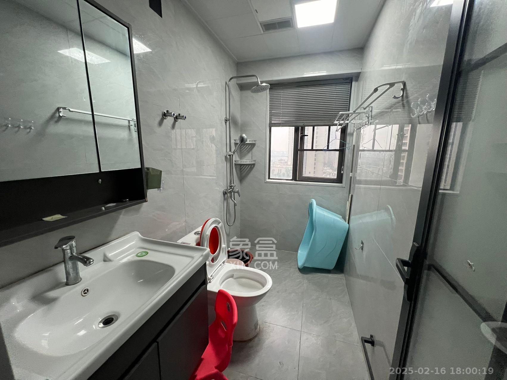 阳光城尚东湾凌云府 4室2厅2卫 3000.0元/月 阳光城尚东湾凌云府 4室2厅2卫 3000.0元/月室内图