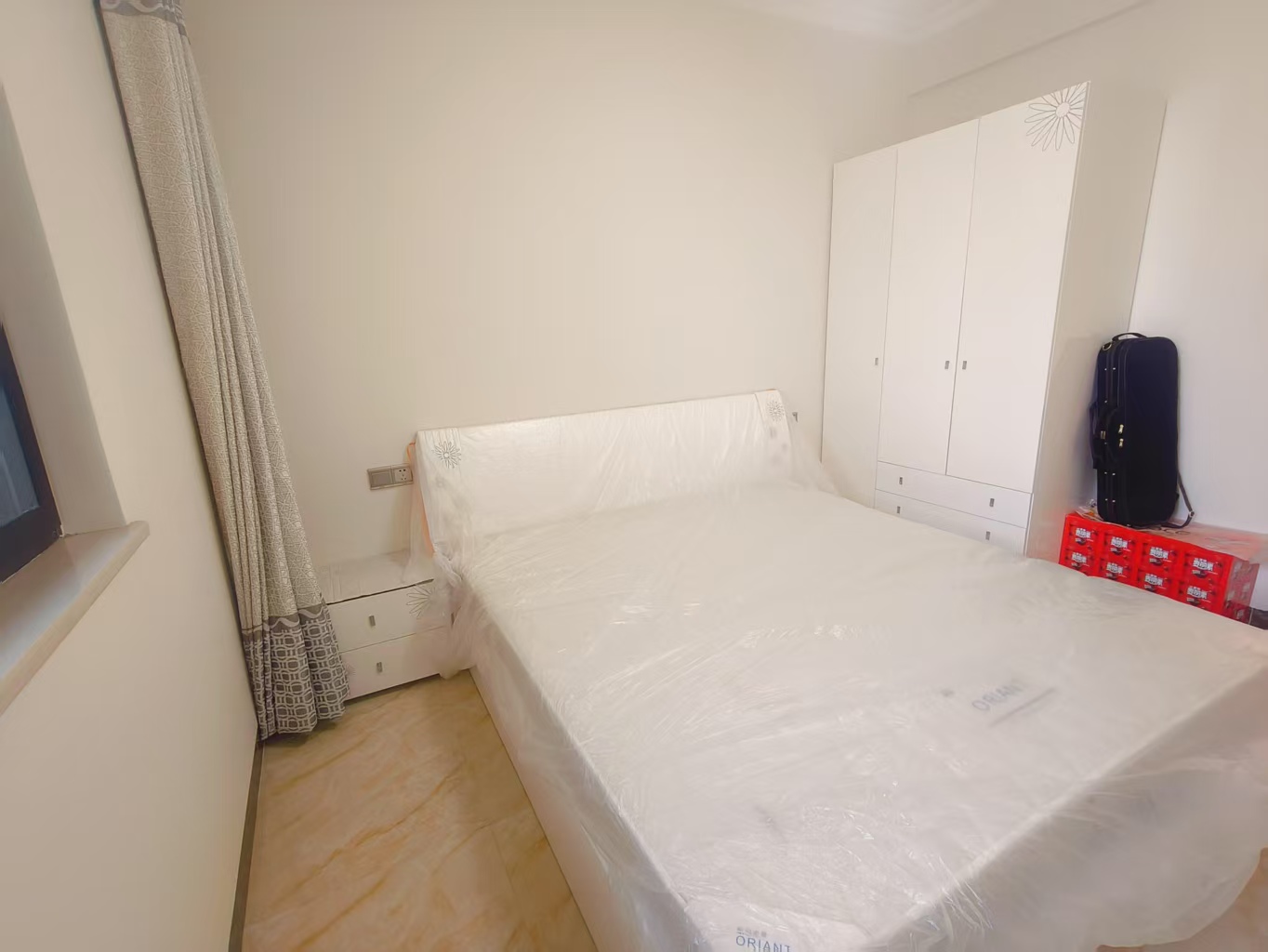 江畔人家 4室2厅2卫 5800.0元/月 江畔人家 4室2厅2卫 5800.0元/月室内图