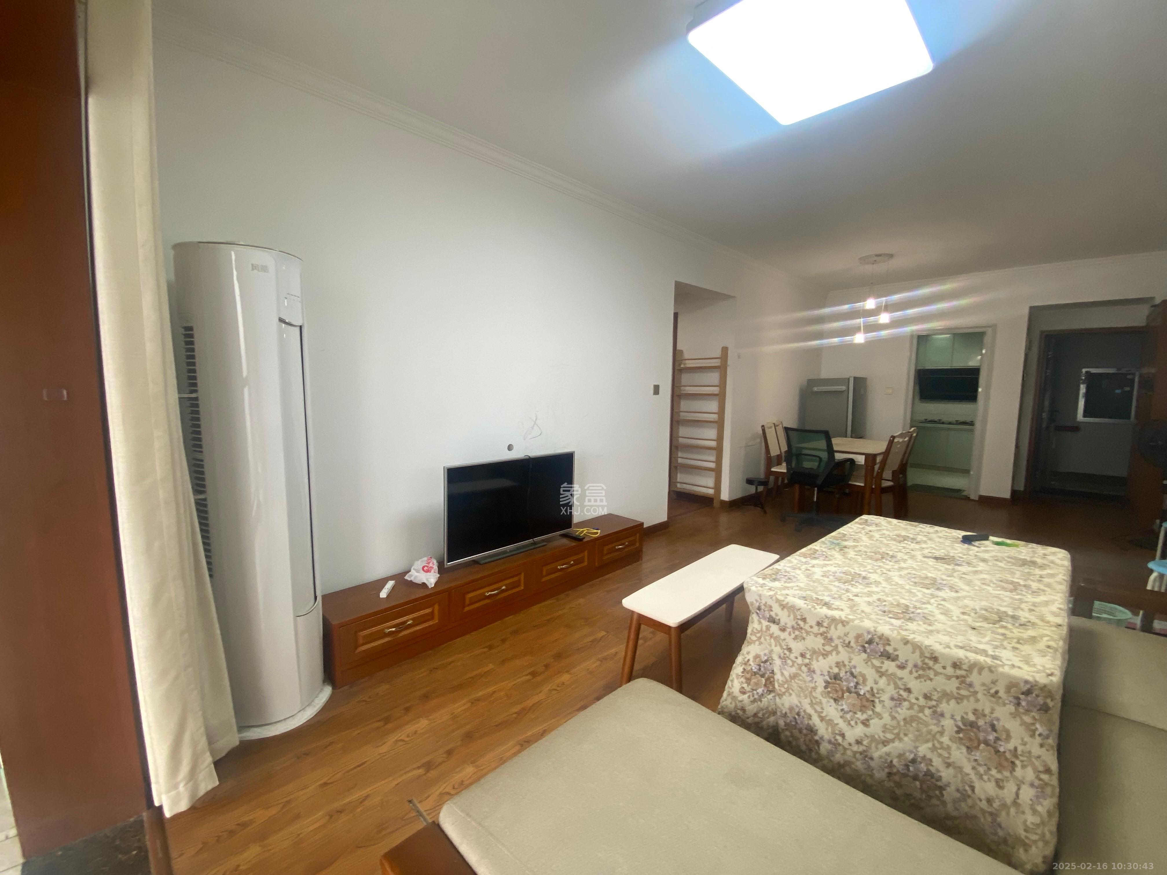 荣盛花语书苑 3室2厅1卫 2800.0元/月 荣盛花语书苑 3室2厅1卫 2800.0元/月室内图