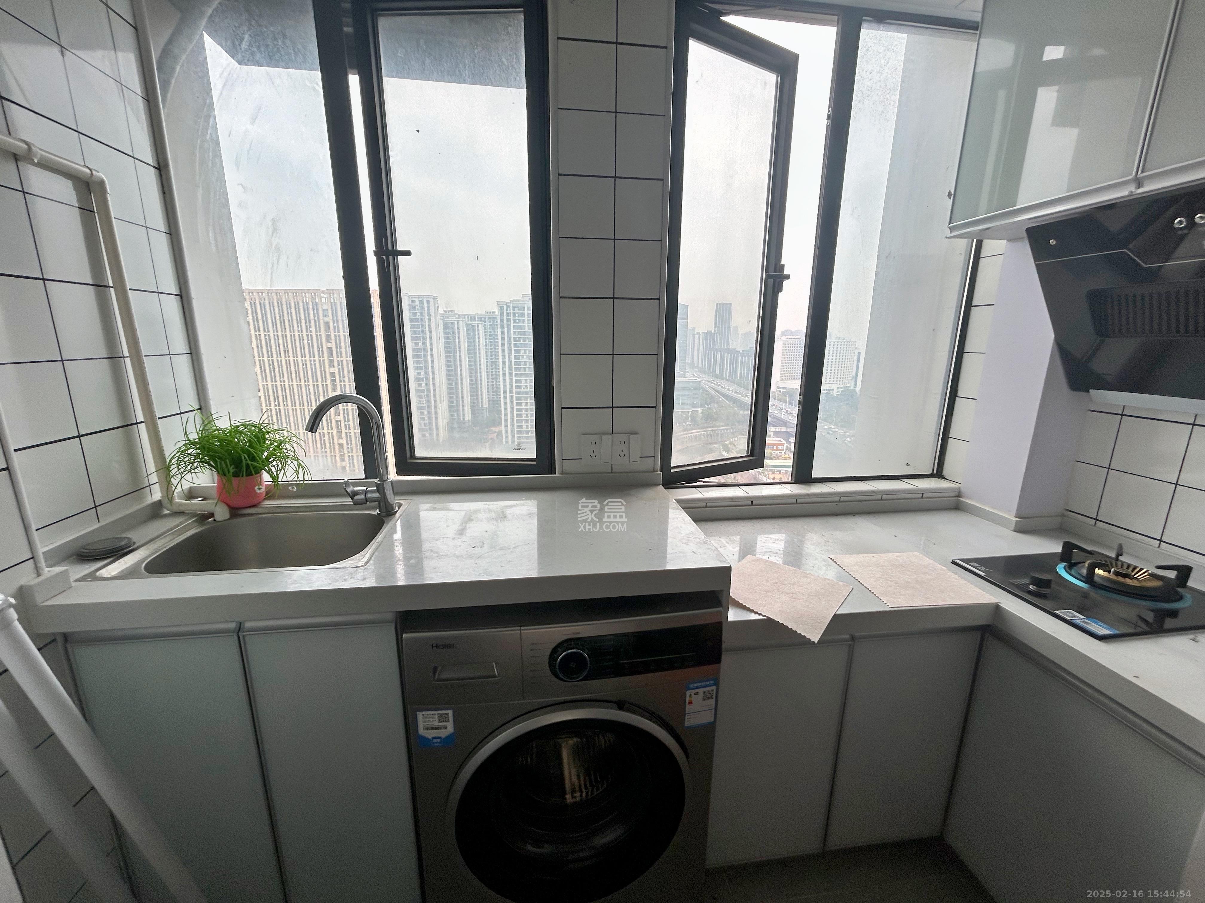 欧亚达国际广场 1室0厅1卫 1400.0元/月 欧亚达国际广场 1室0厅1卫 1400.0元/月室内图