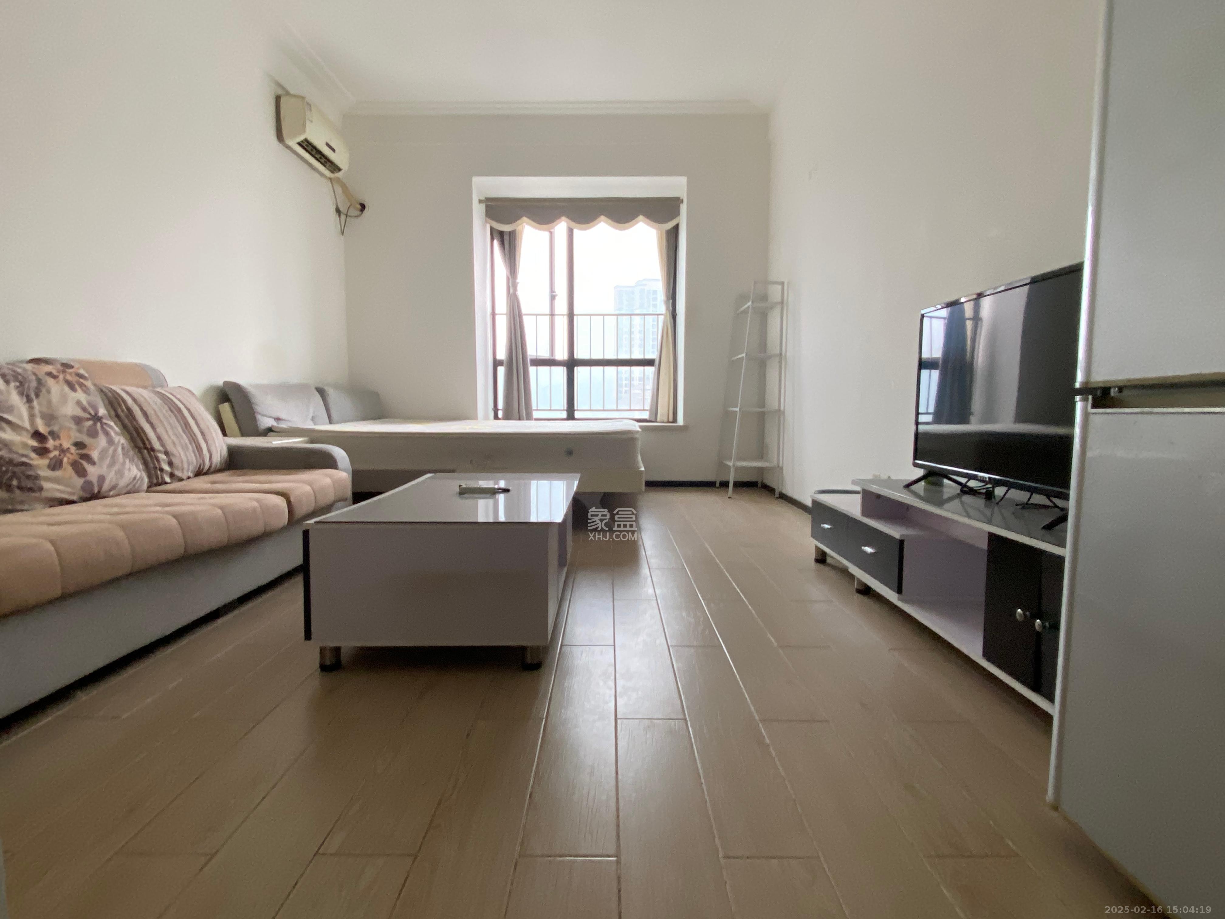 中海国际二期  1室1厅1卫    1200.0元/月 中海国际二期  1室1厅1卫    1200.0元/月