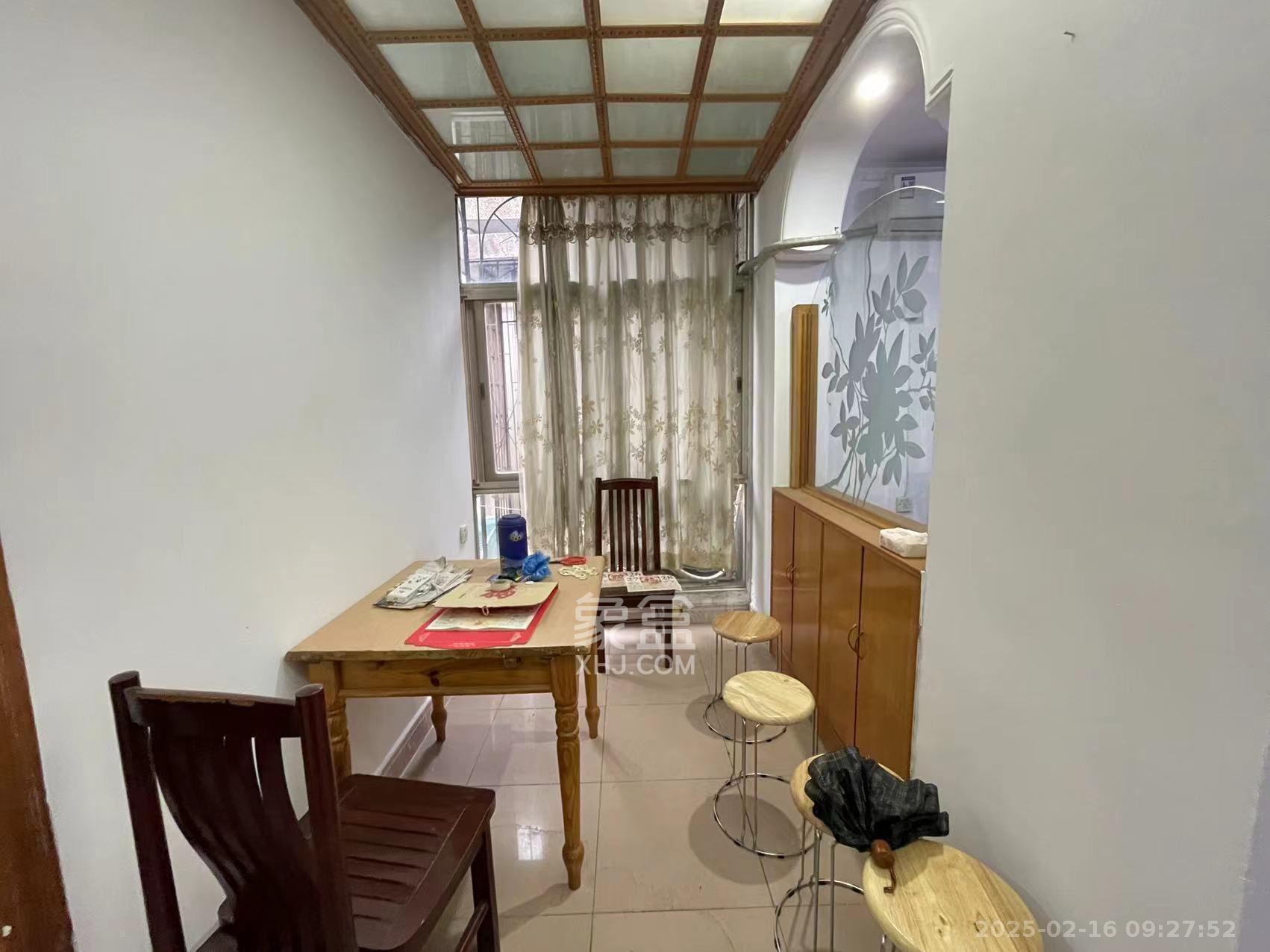 红旗区四片  2室2厅1卫    1800.0元/月 红旗区四片  2室2厅1卫    1800.0元/月室内图