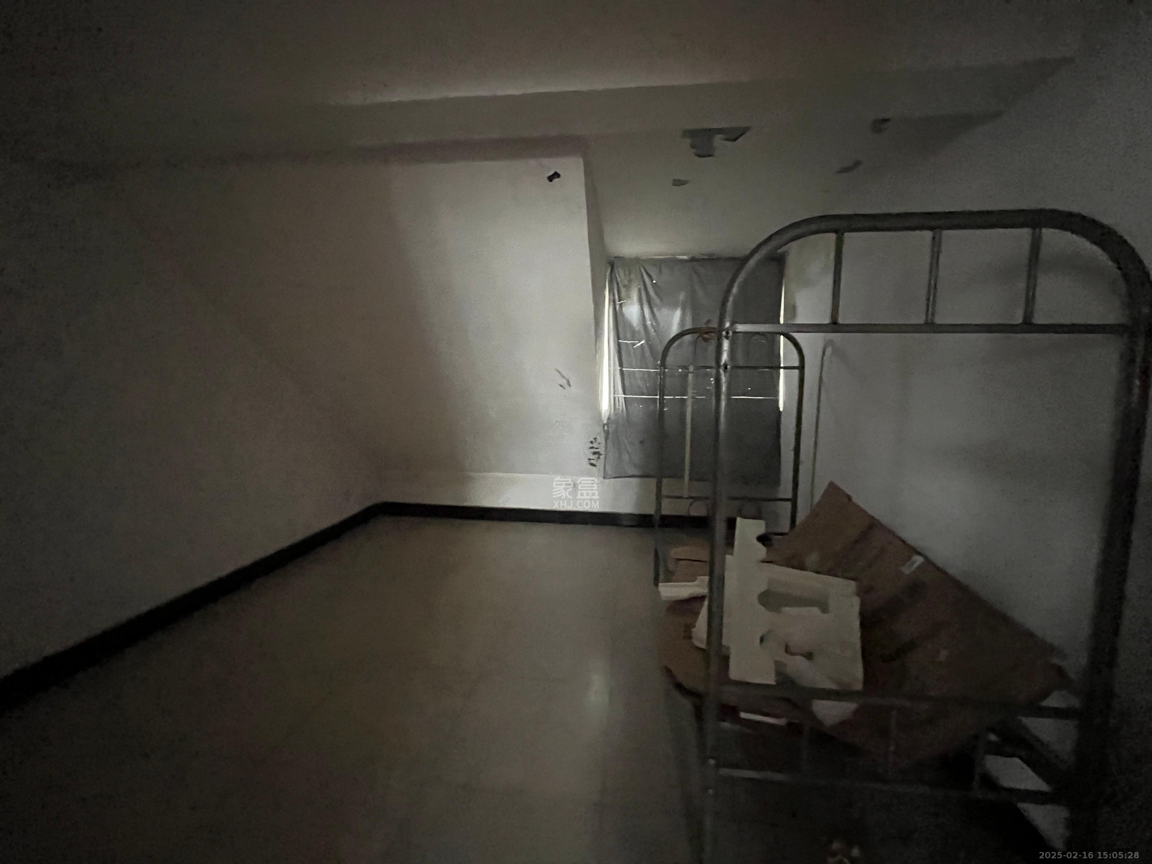 东岸锦城(东方人家)  3室1厅1卫   1000.00元/月室内图