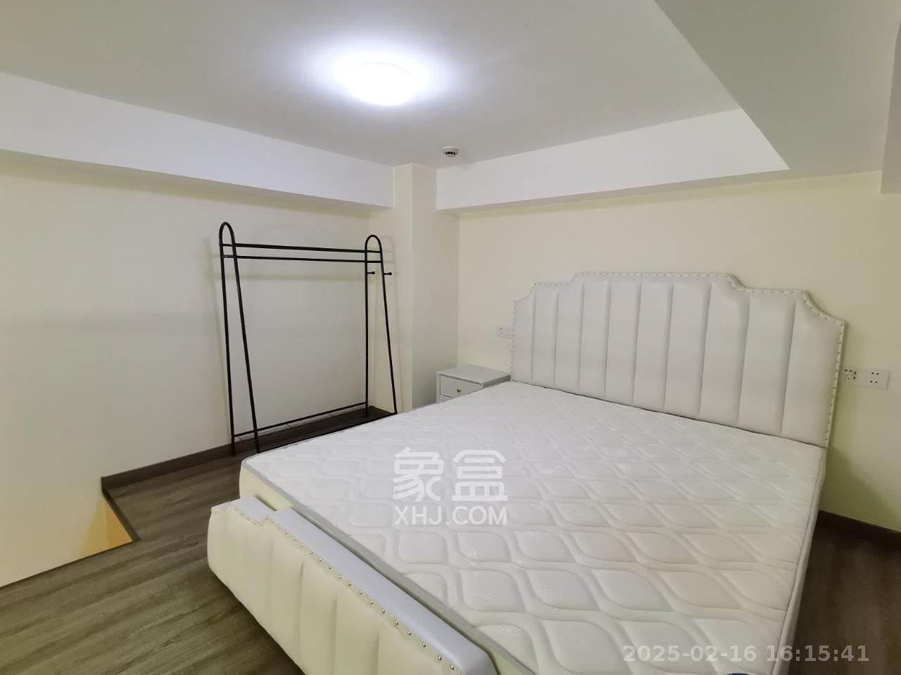 卓越浅水湾  1室1厅1卫   1900.00元/月室内图