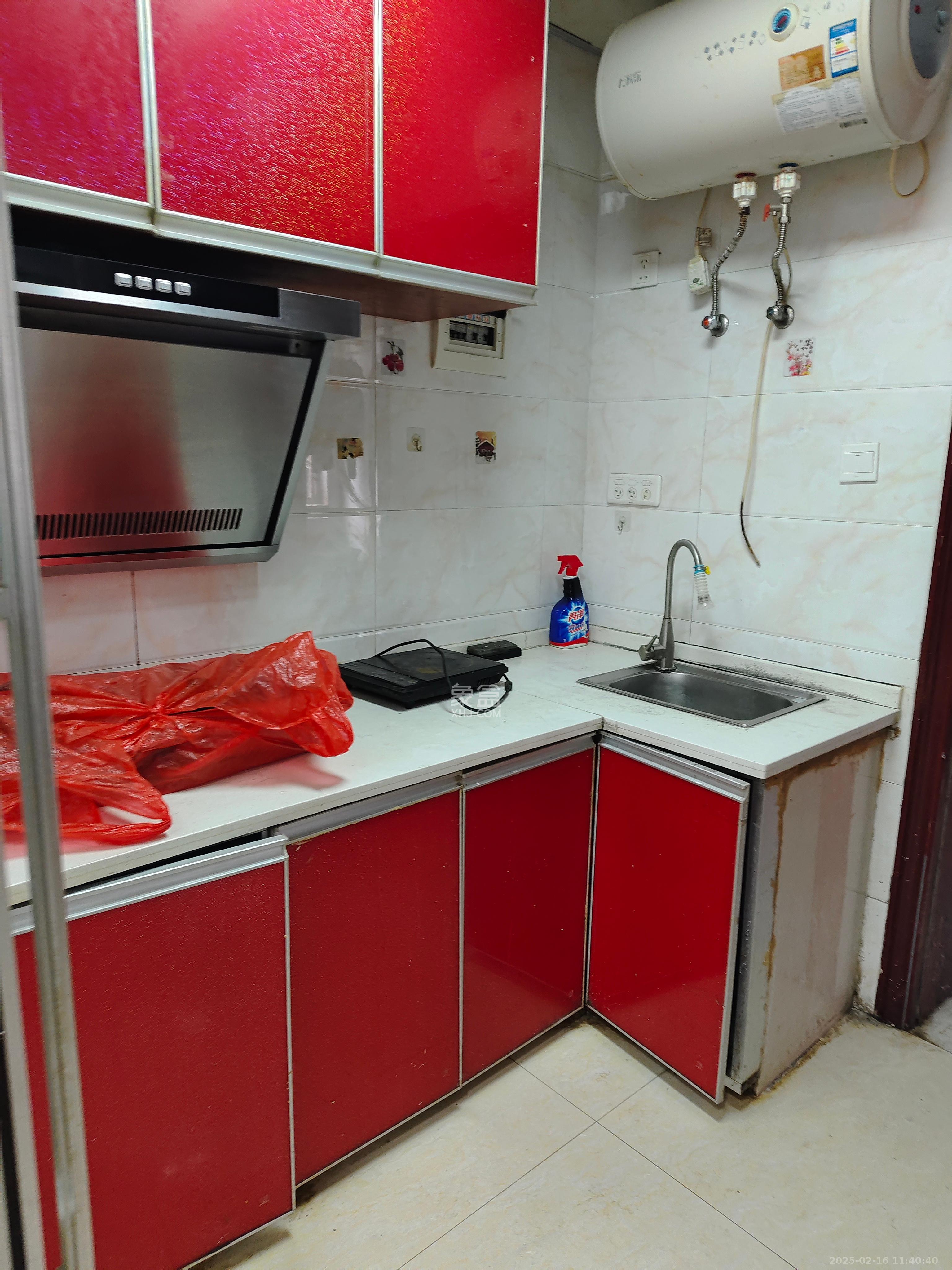 骑龙安置小区 1室1厅1卫 1200.0元/月 骑龙安置小区 1室1厅1卫 1200.0元/月室内图