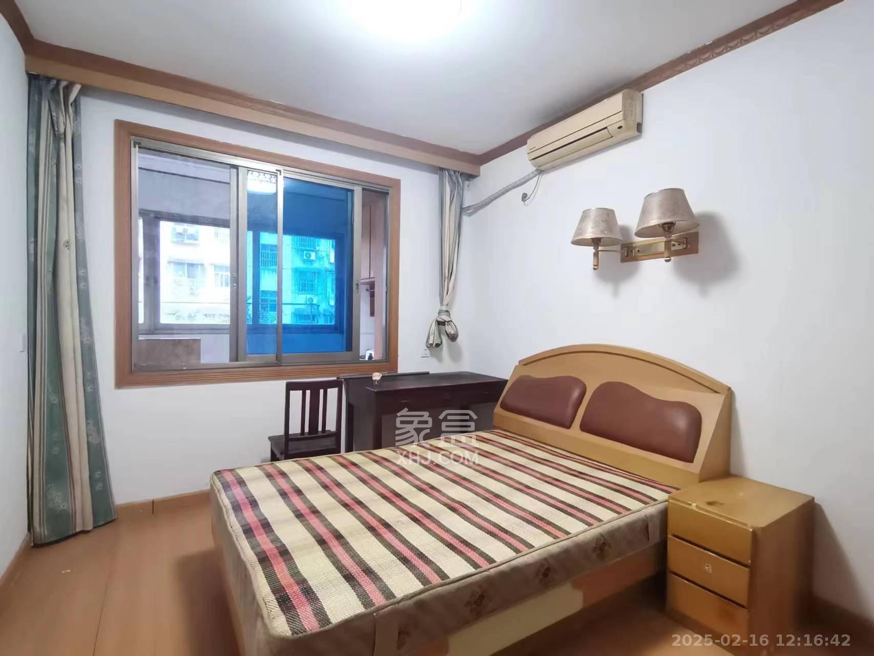 航天大院 3室2厅1卫 1700.0元/月 航天大院 3室2厅1卫 1700.0元/月室内图