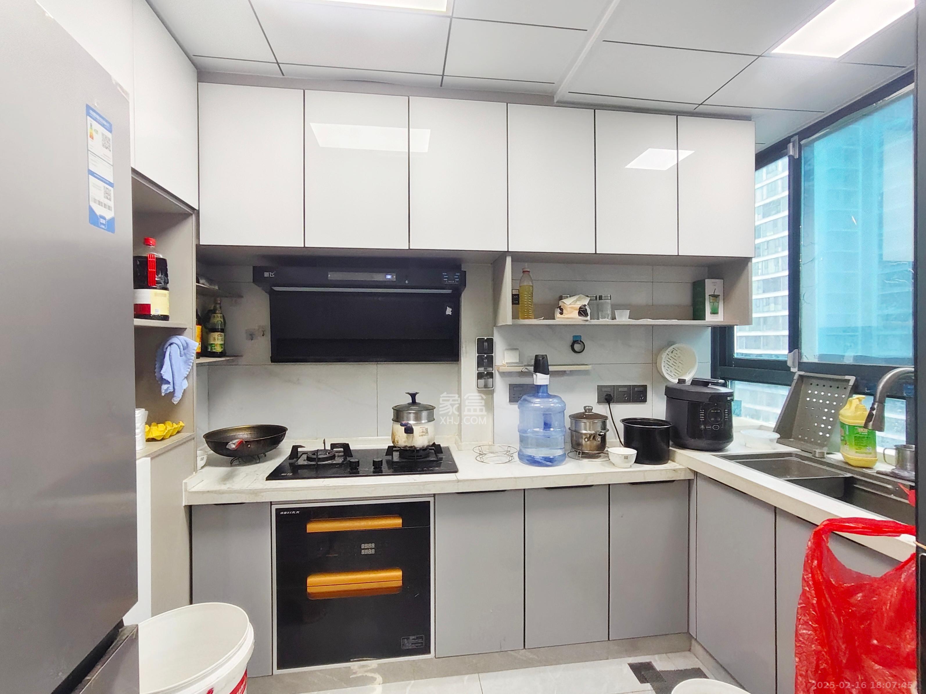 蔷薇国际 1室1厅1卫 750.0元/月 蔷薇国际 1室1厅1卫 750.0元/月室内图