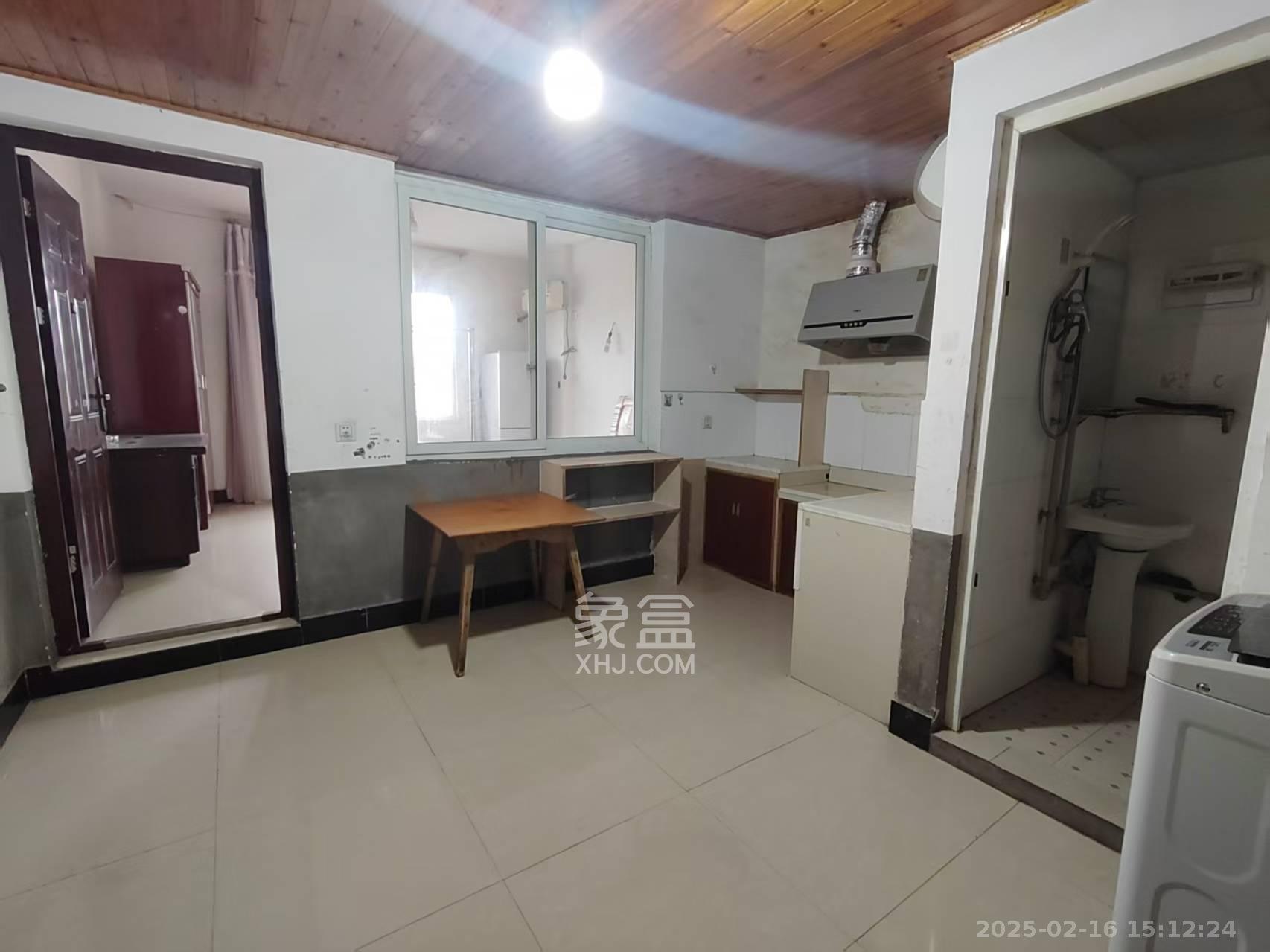 星沙二区 1室1厅1卫 700.0元/月 星沙二区 1室1厅1卫 700.0元/月室内图